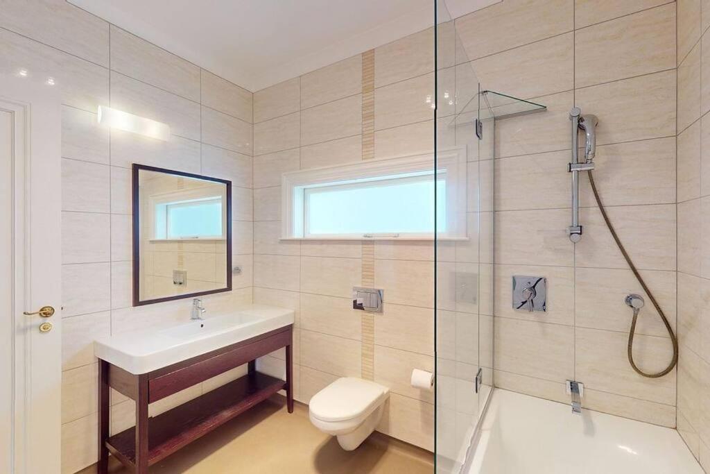 Luxurious, sunny and spacious in prime location view 2