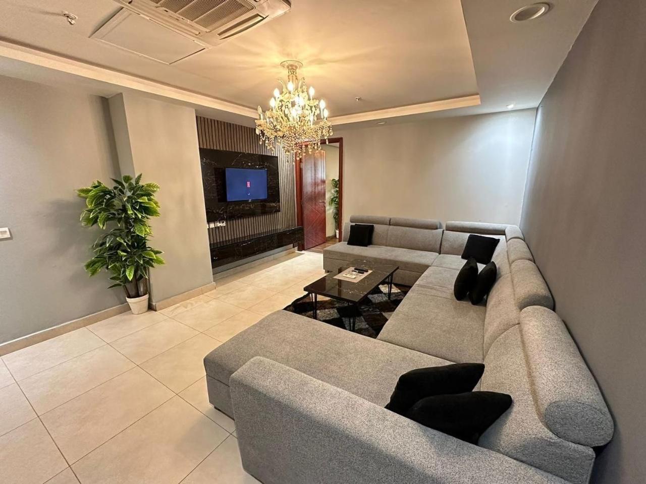 Gold Crest Mall One bed Appartment view 3