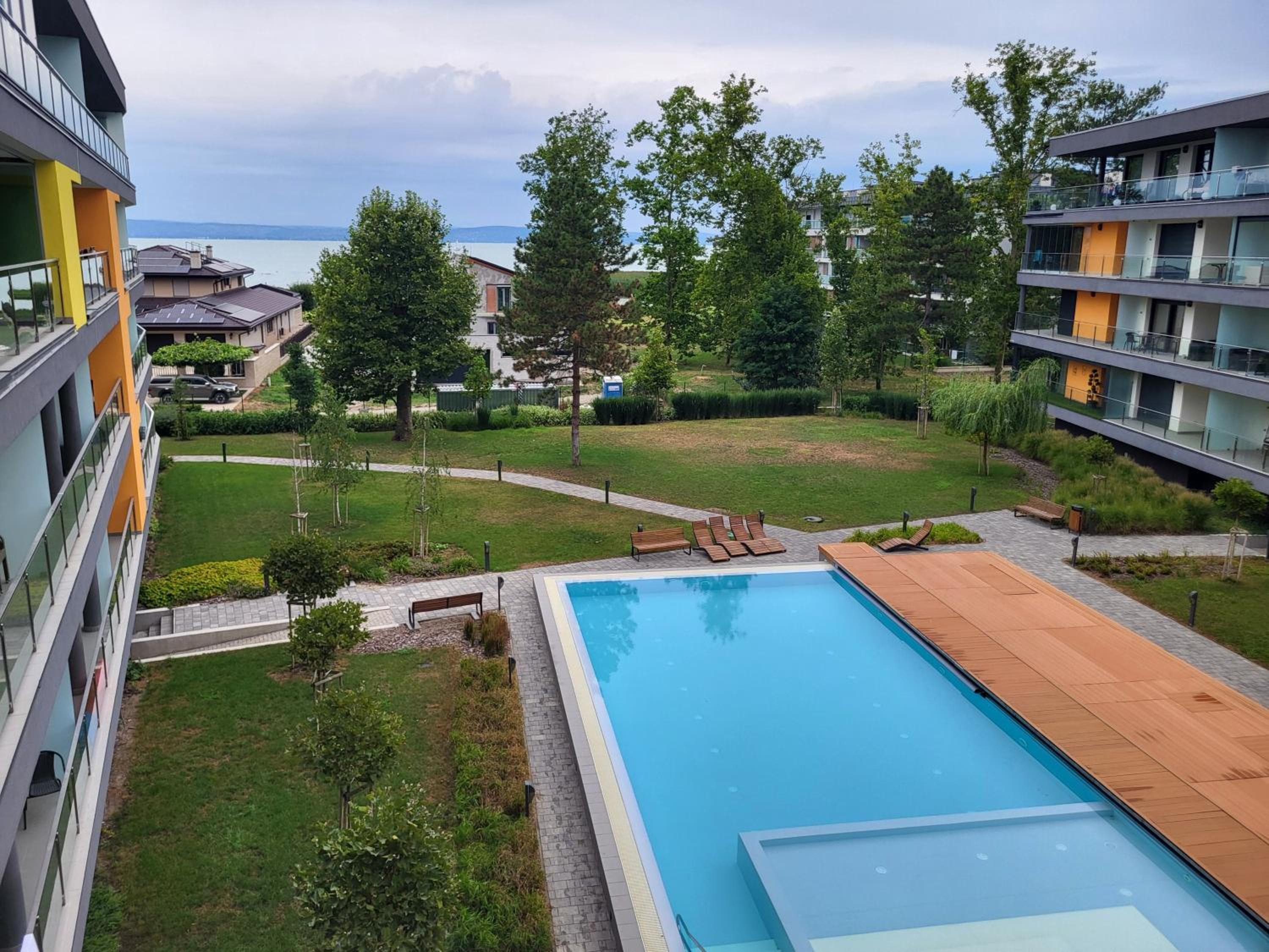 Vitorlás Apartman (Medencés,panorámás) view 2