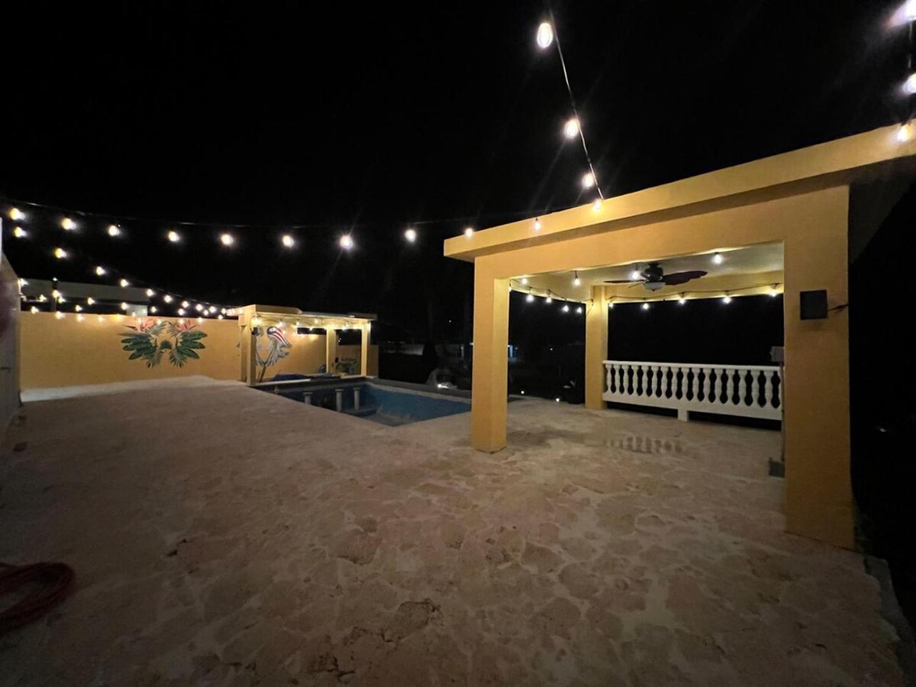 Sunset Room With Folding Wall Access To Pool