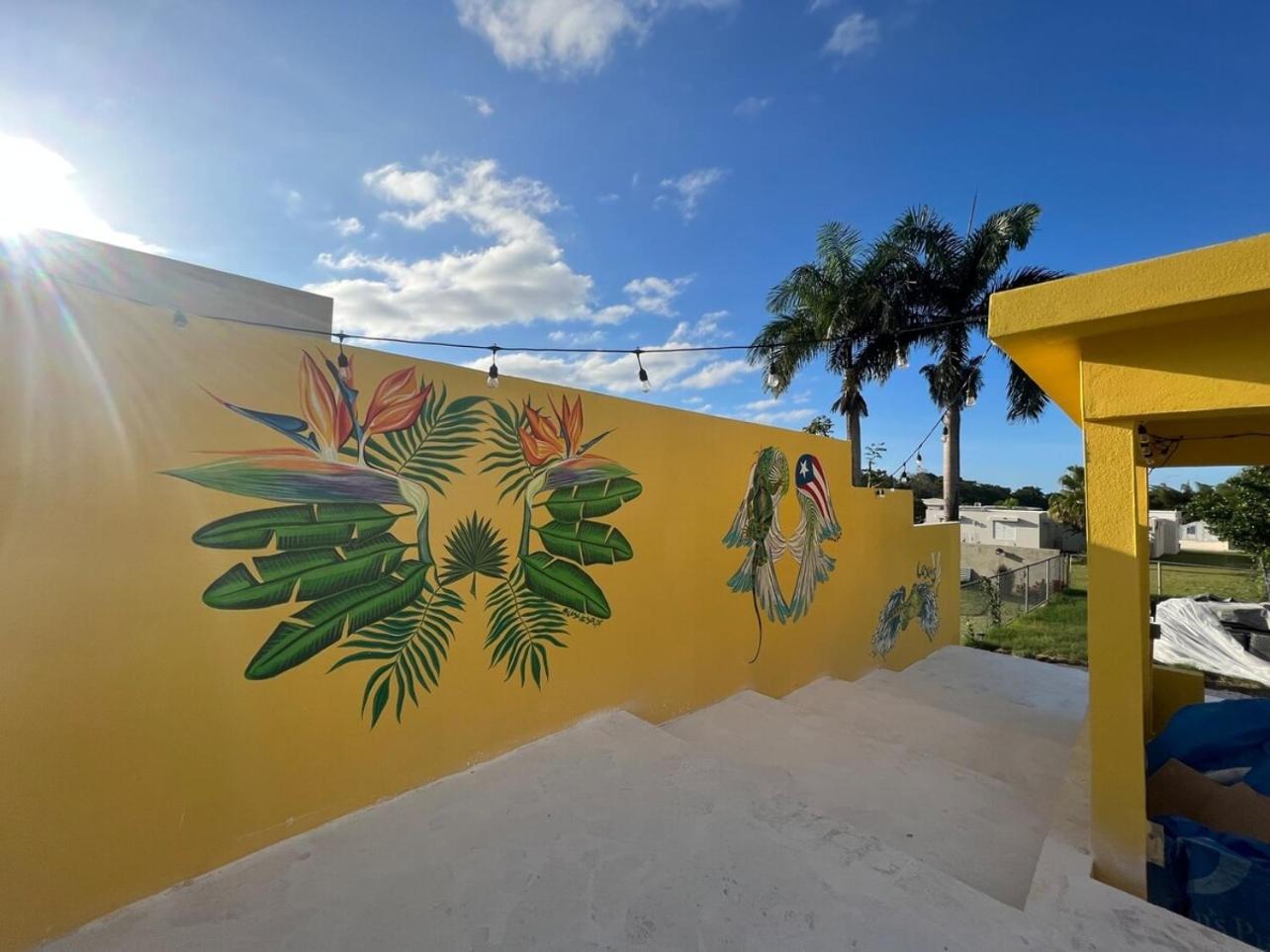Sunset Room With Folding Wall Access To Pool
