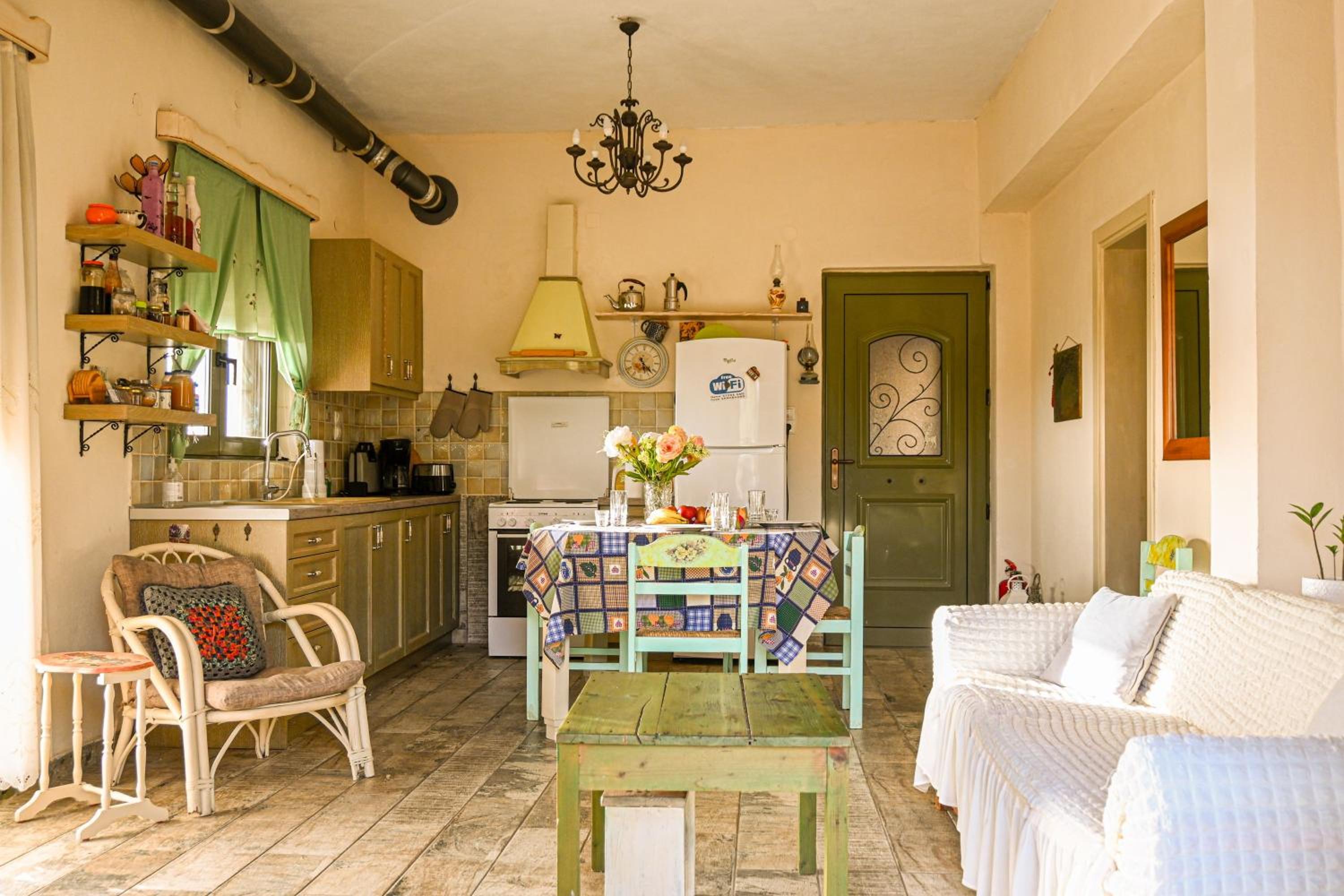 Stone Gea Apartment up floor