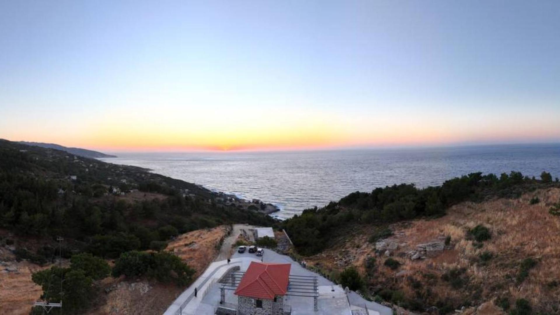 Lithos Apartments
