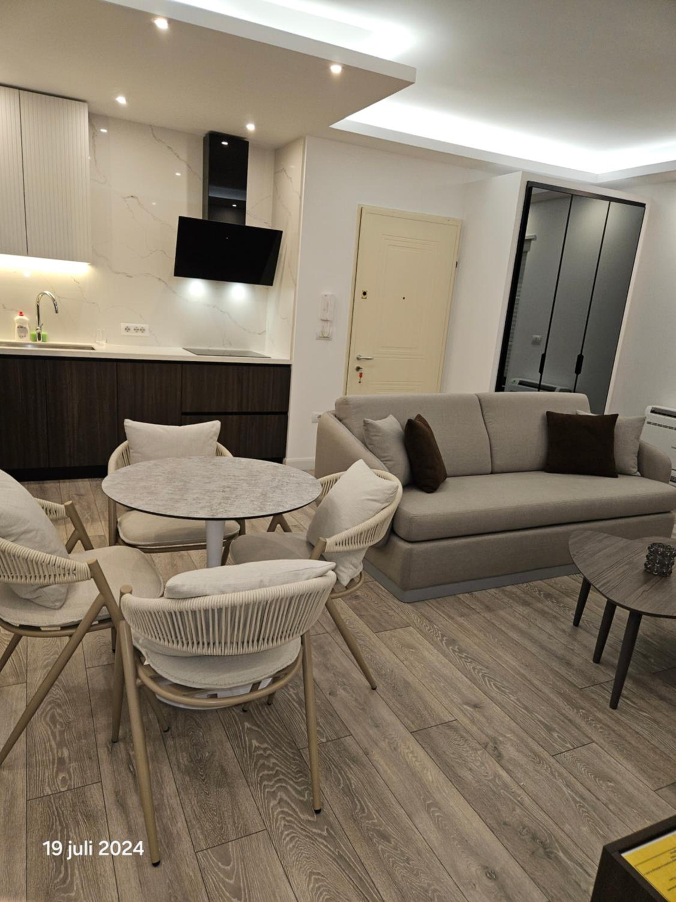 Alidas Gold Apartment 1