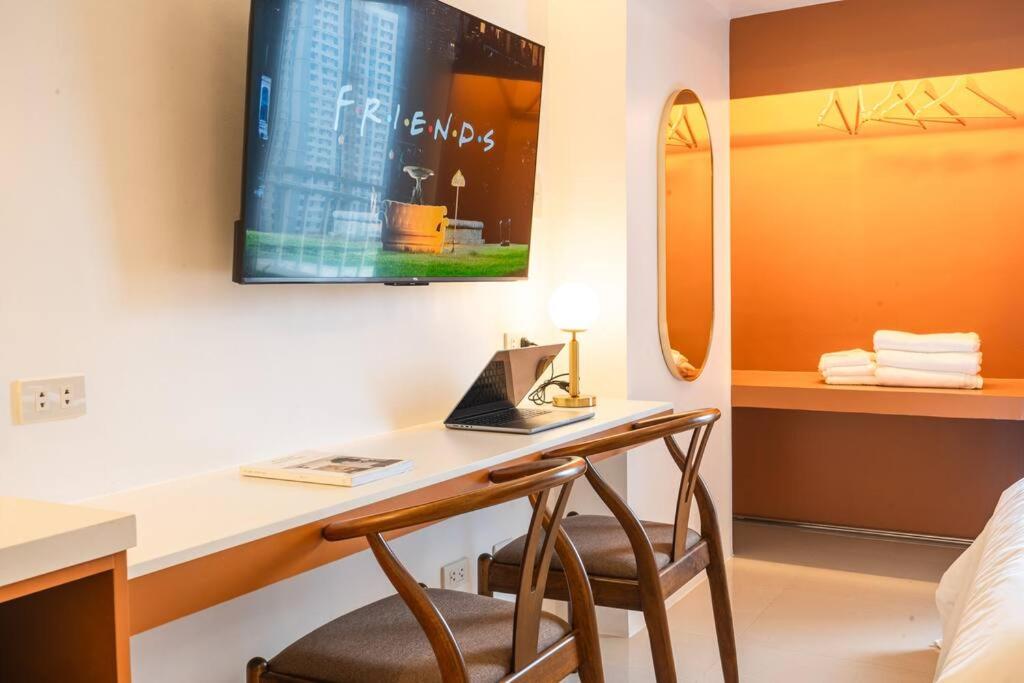 Premium Studio Apartment l 1 Min Walk to Abreeza Ayala Malls I Central Davao l by Bleuspace view 5