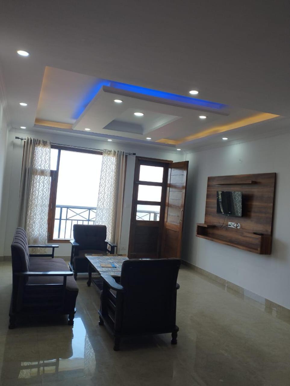 Baldeyan breeze Home Stay & Family suite apartments