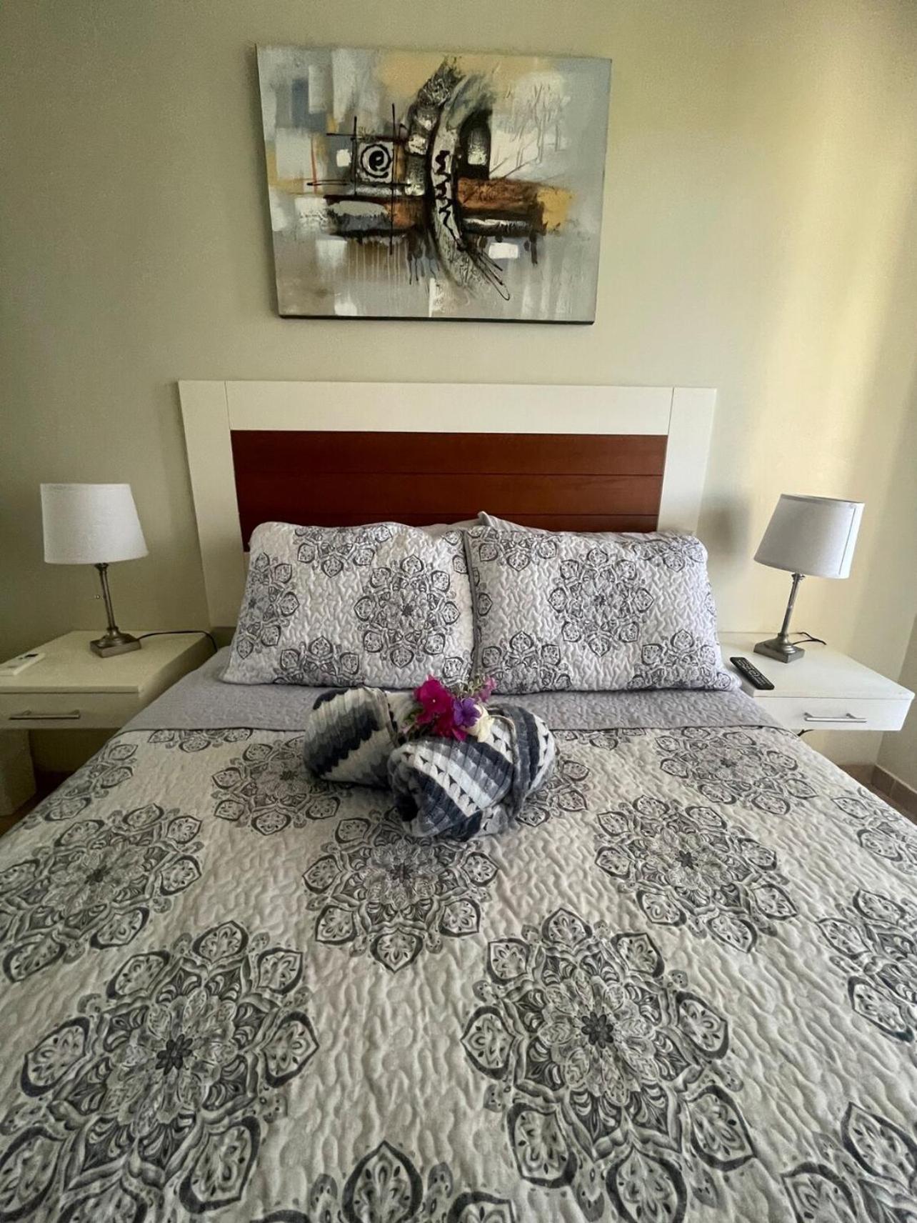 Stylish & Comfortable Condo with Balconies