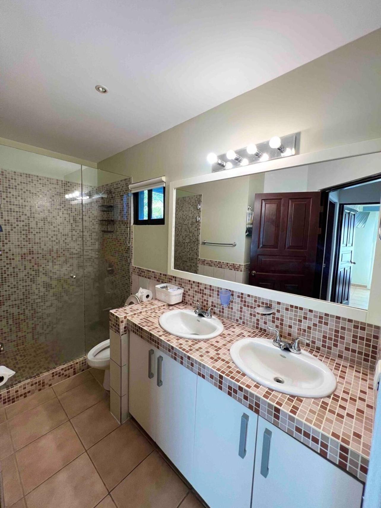 Stylish & Comfortable Condo with Balconies