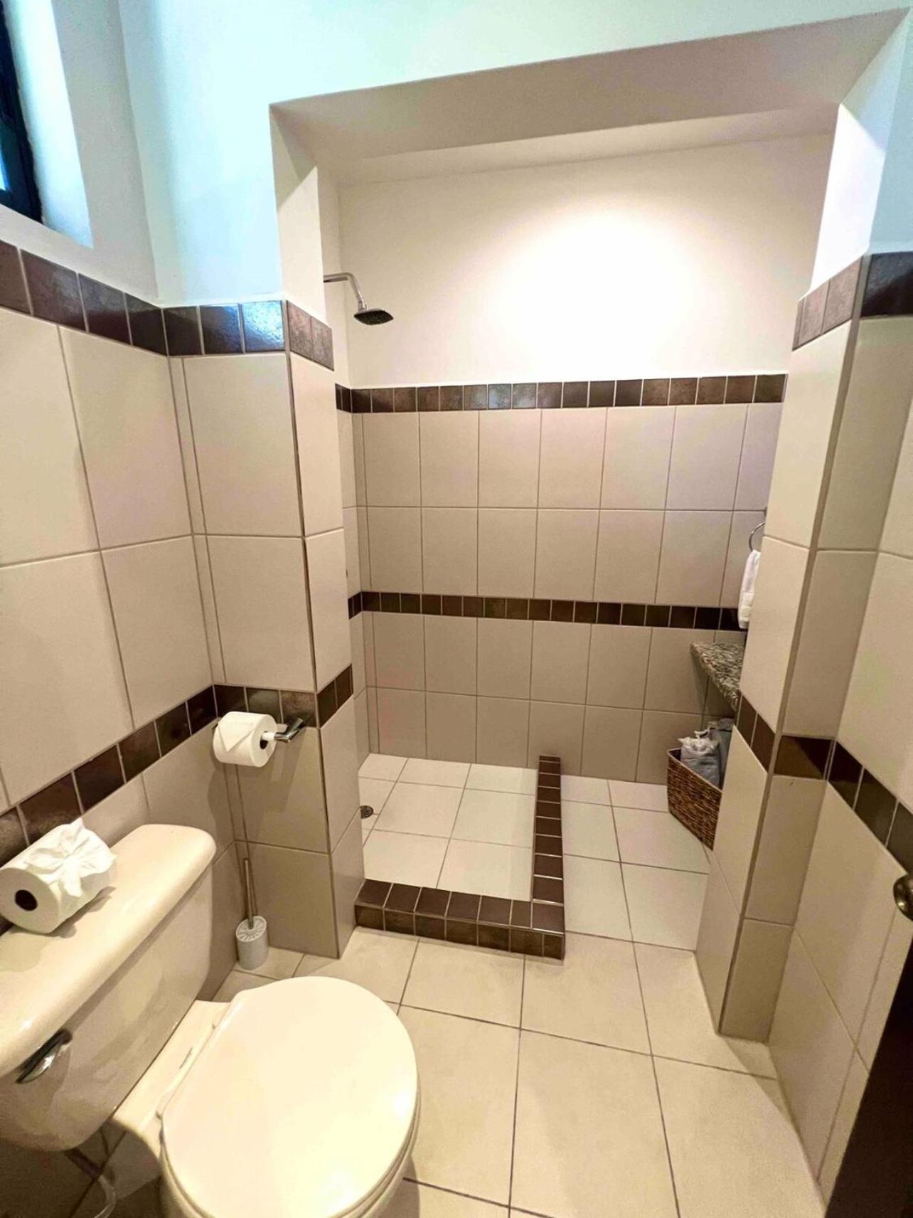Stylish & Comfortable Condo with Balconies