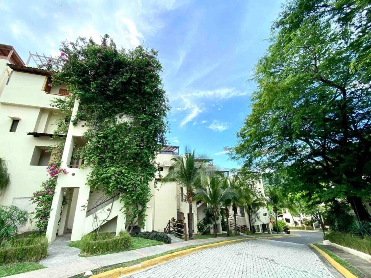 Stylish & Comfortable Condo with Balconies