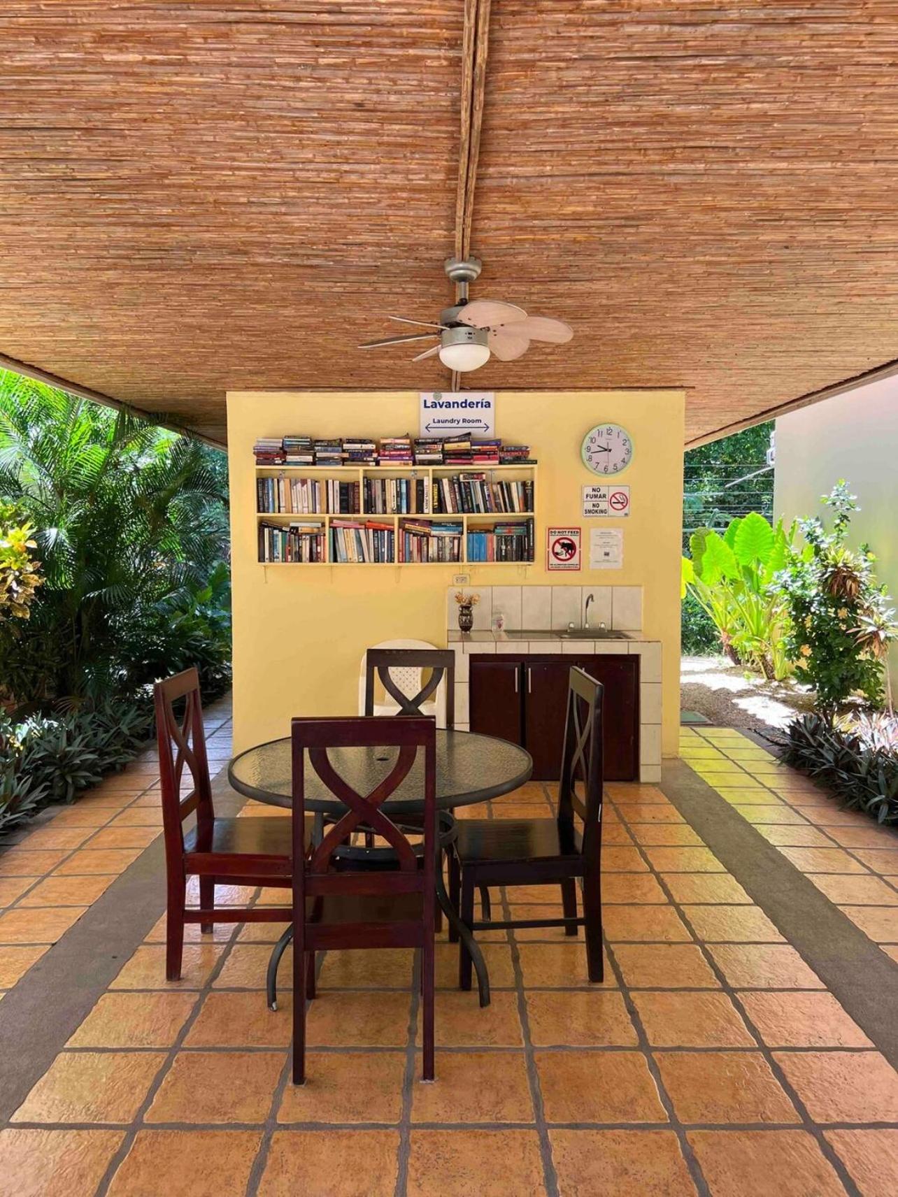 Cocomarindo Breeze Condo and Amazing Pool