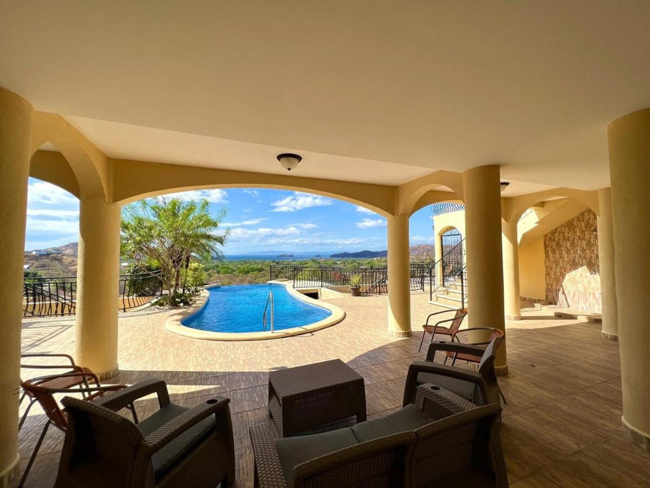 Ocean View Lux And Style Condo