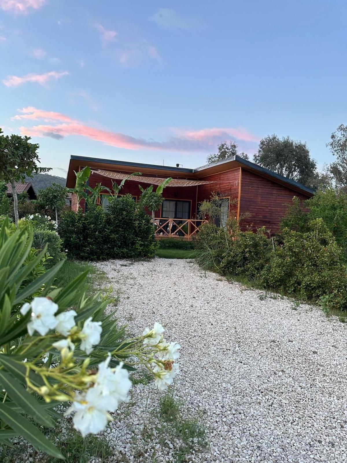 Villa Nar