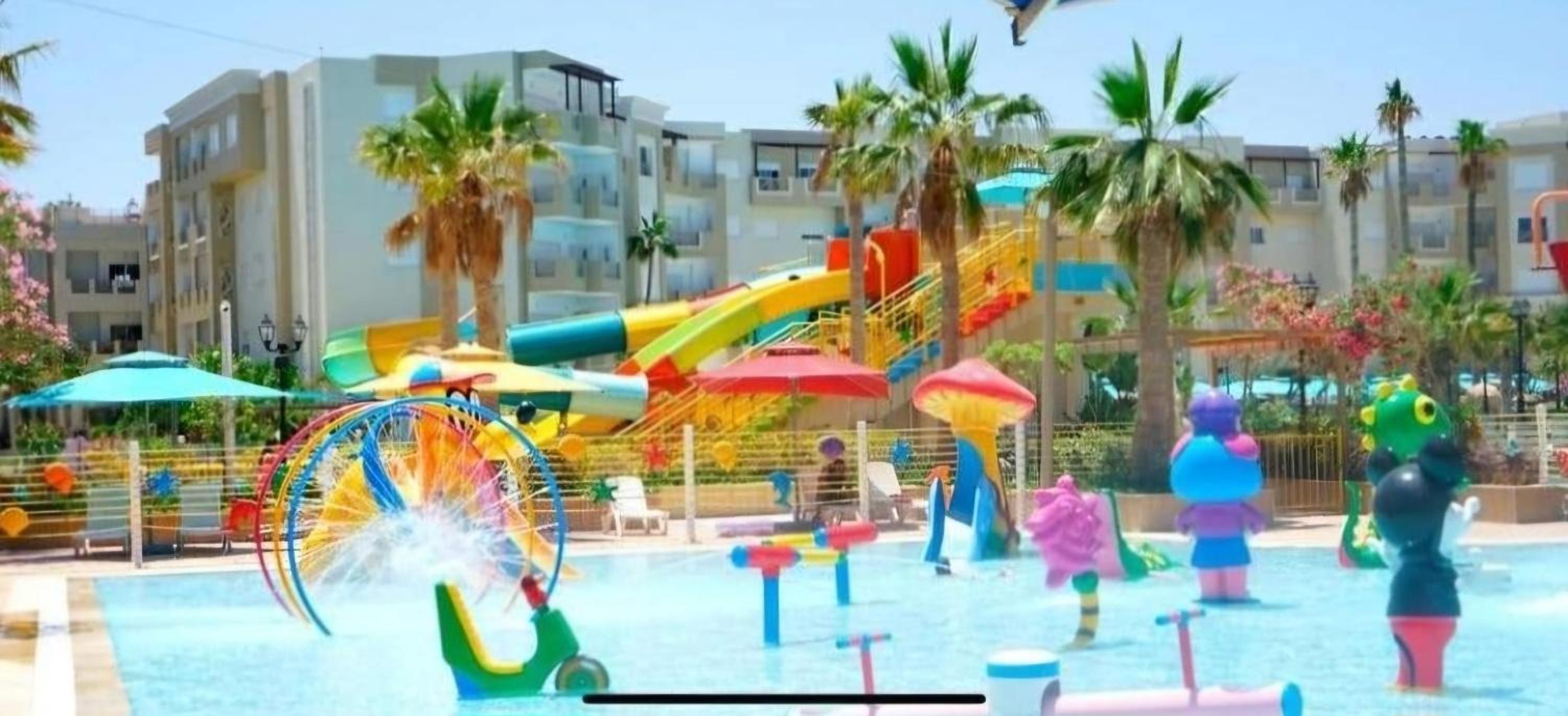 A Luxury 2BR with Big Pools Perfect for Family Summer Escape!