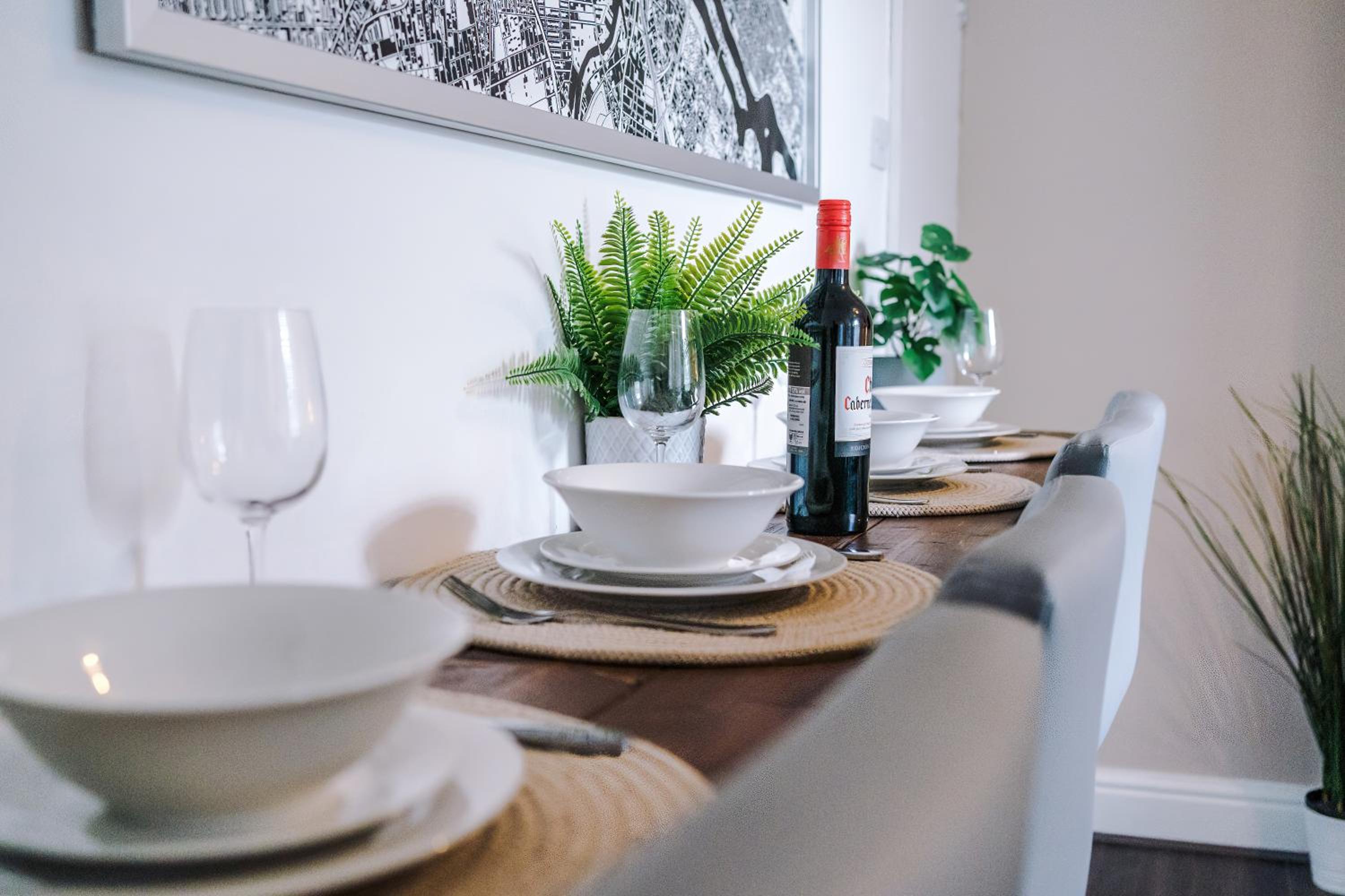 Modern 3BR House in Manchester, ideal for groups, FREE parking - Sleeps 8