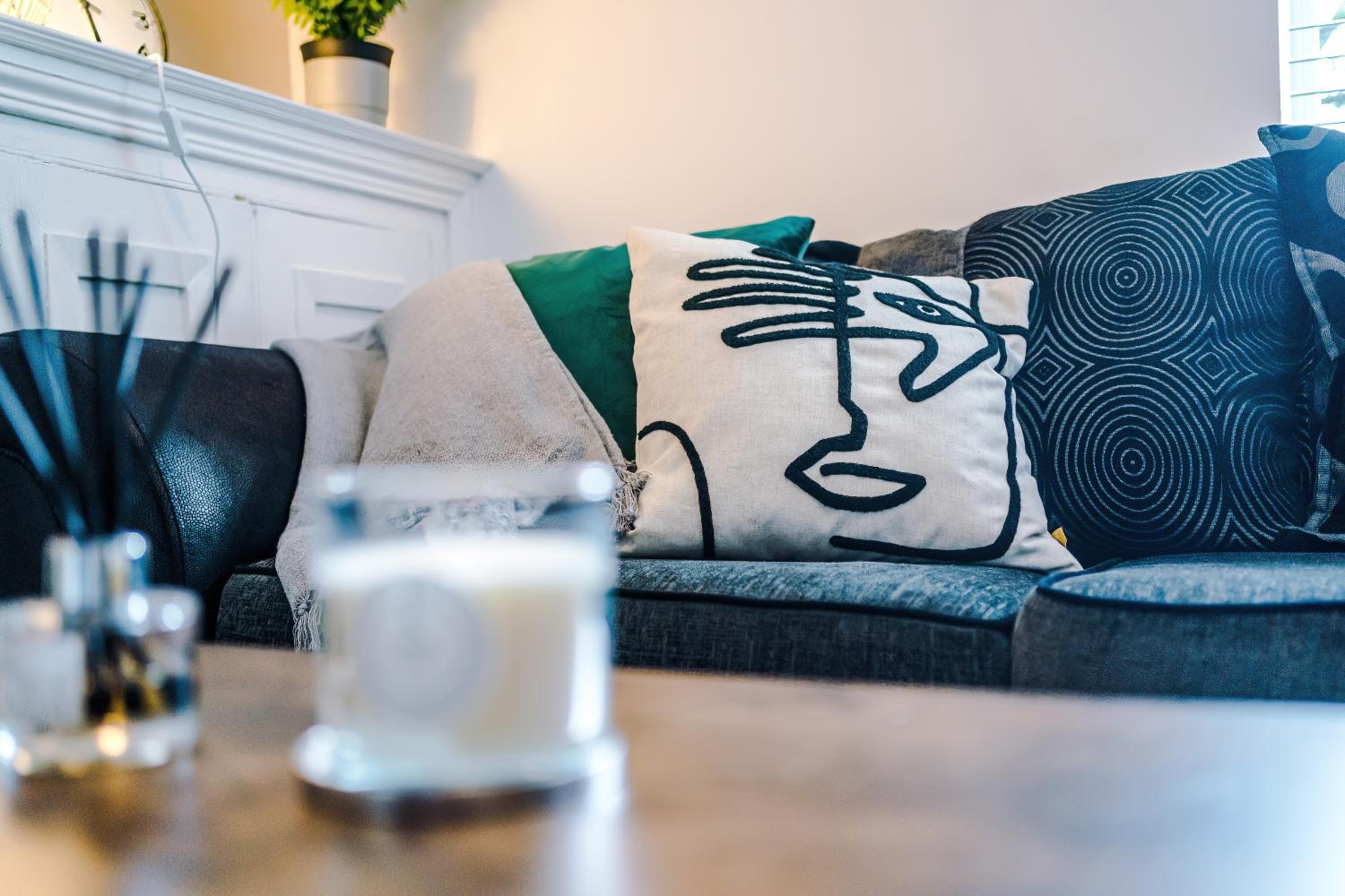 Modern 3BR House in Manchester, ideal for groups, FREE parking - Sleeps 8 photo 5