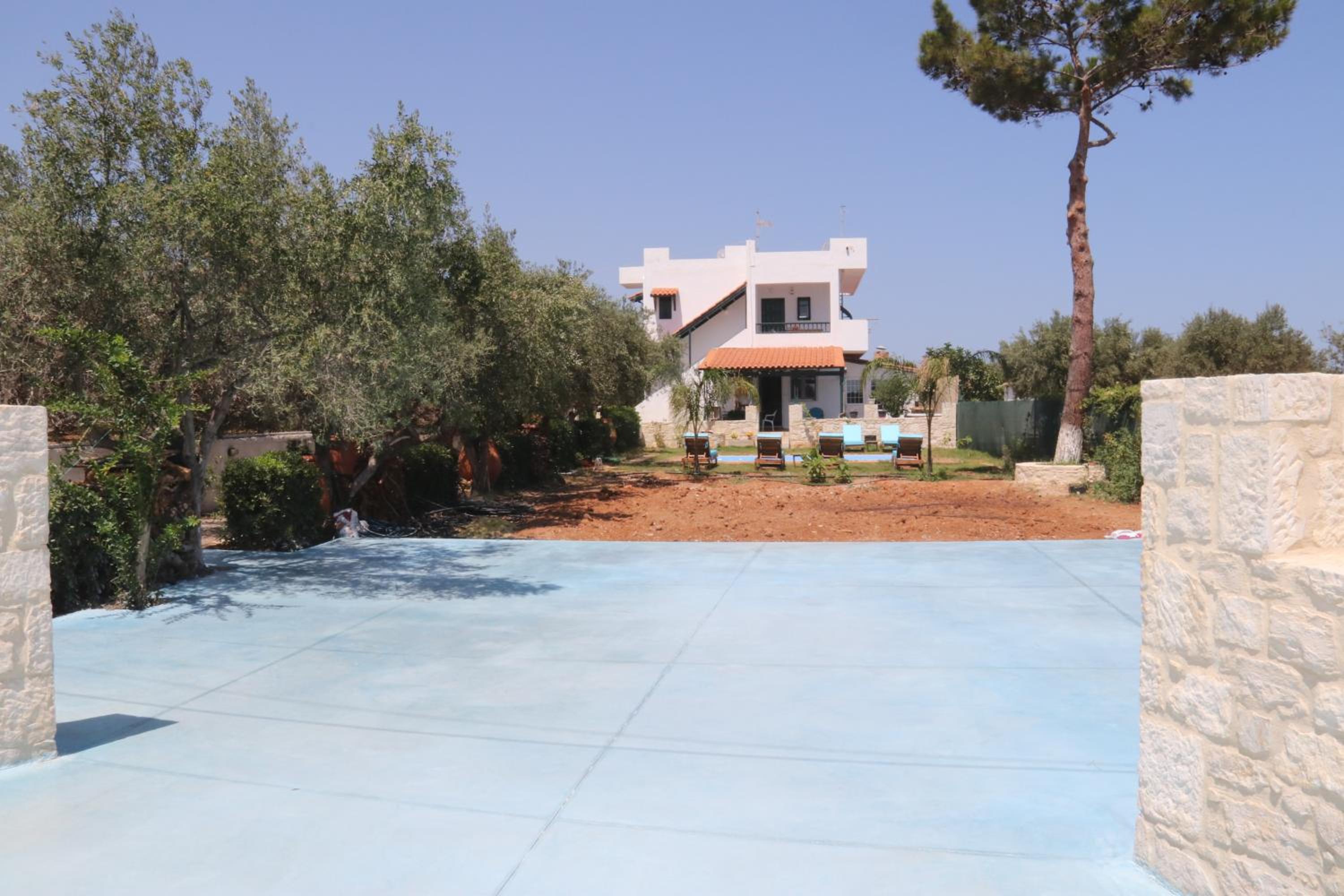 Hotel Zorbas Suites - Image 1