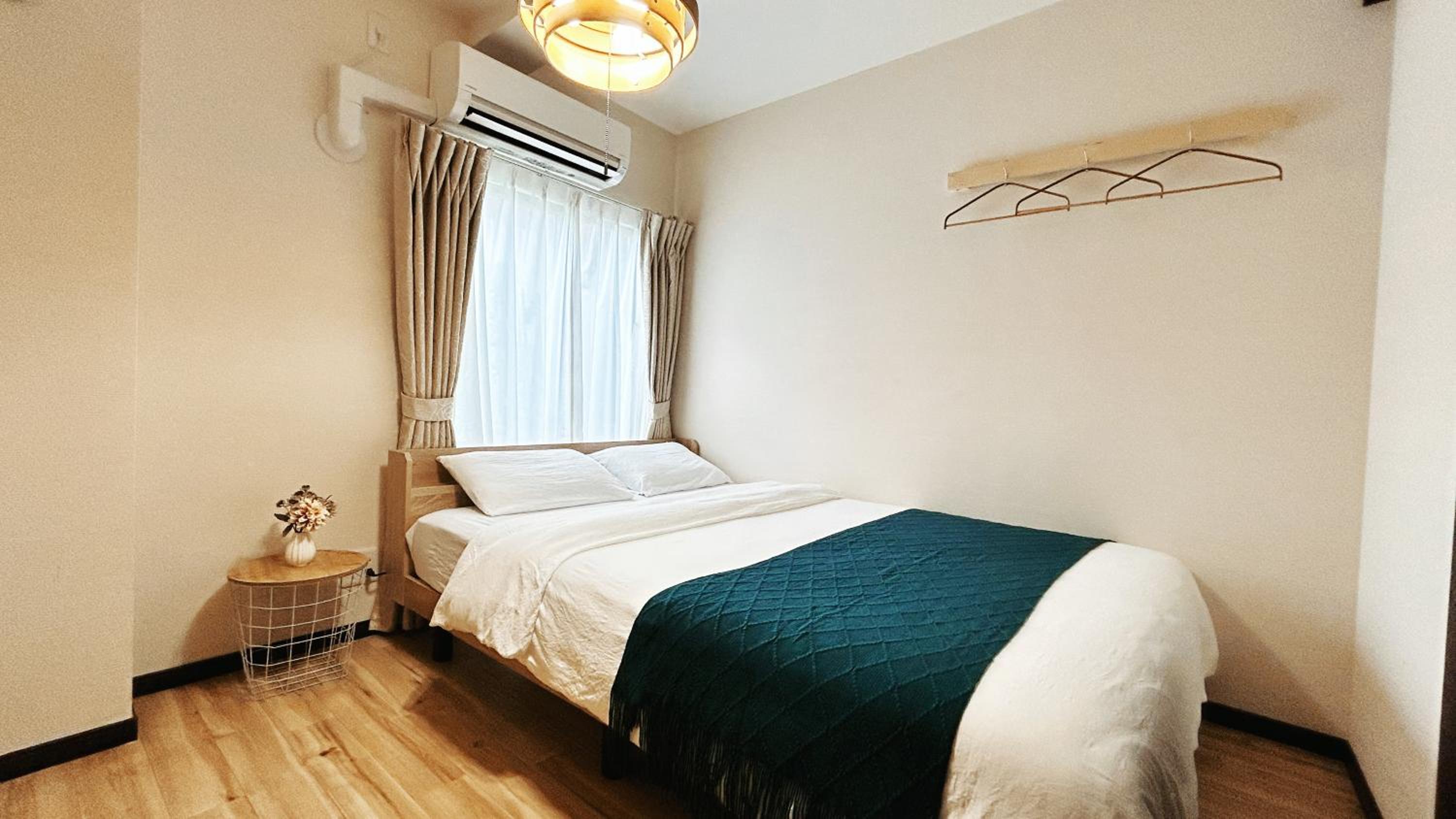 Osaka Family Villa with Free Parking near Namba
