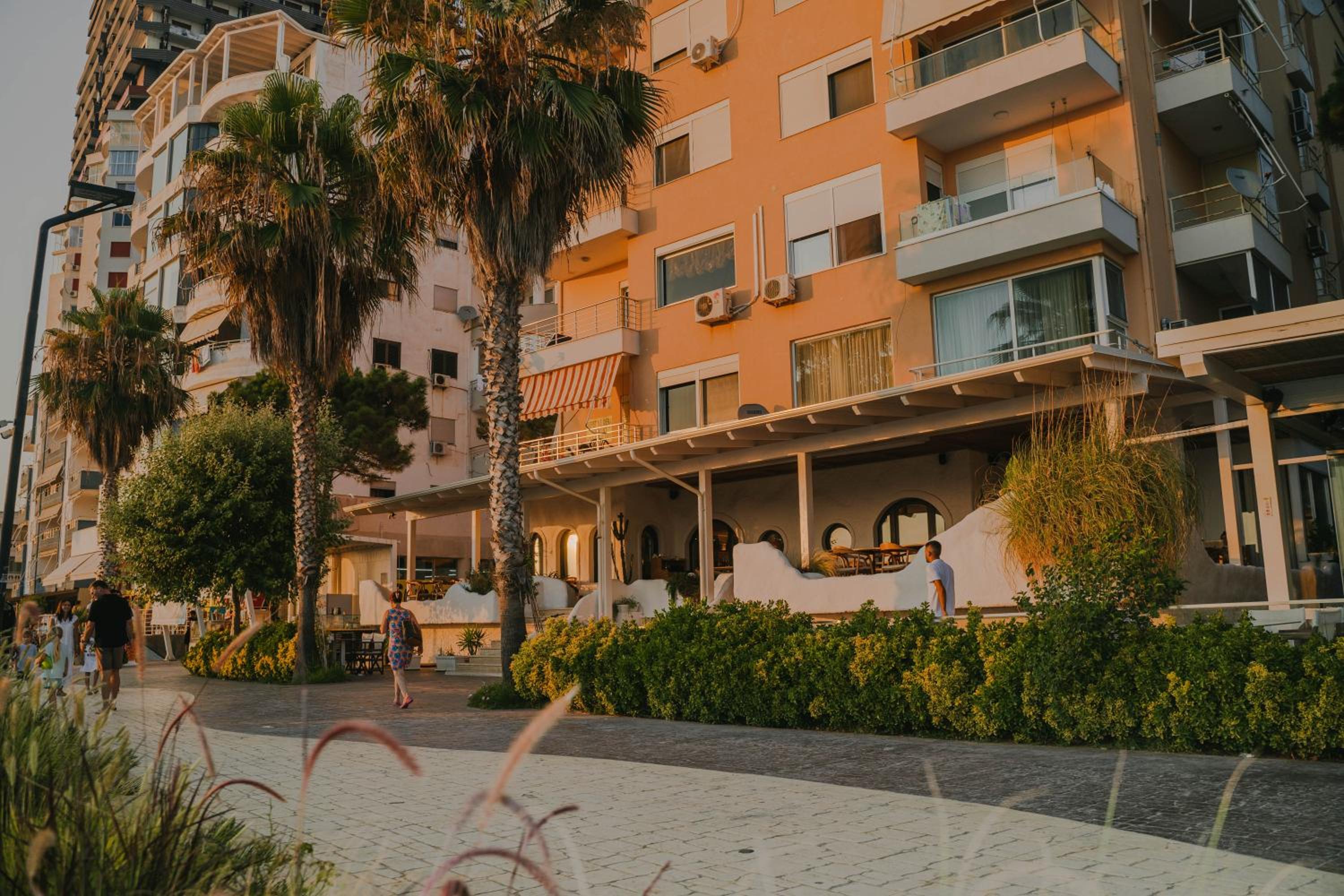 Kote's Home Beachfront Apartment 21
