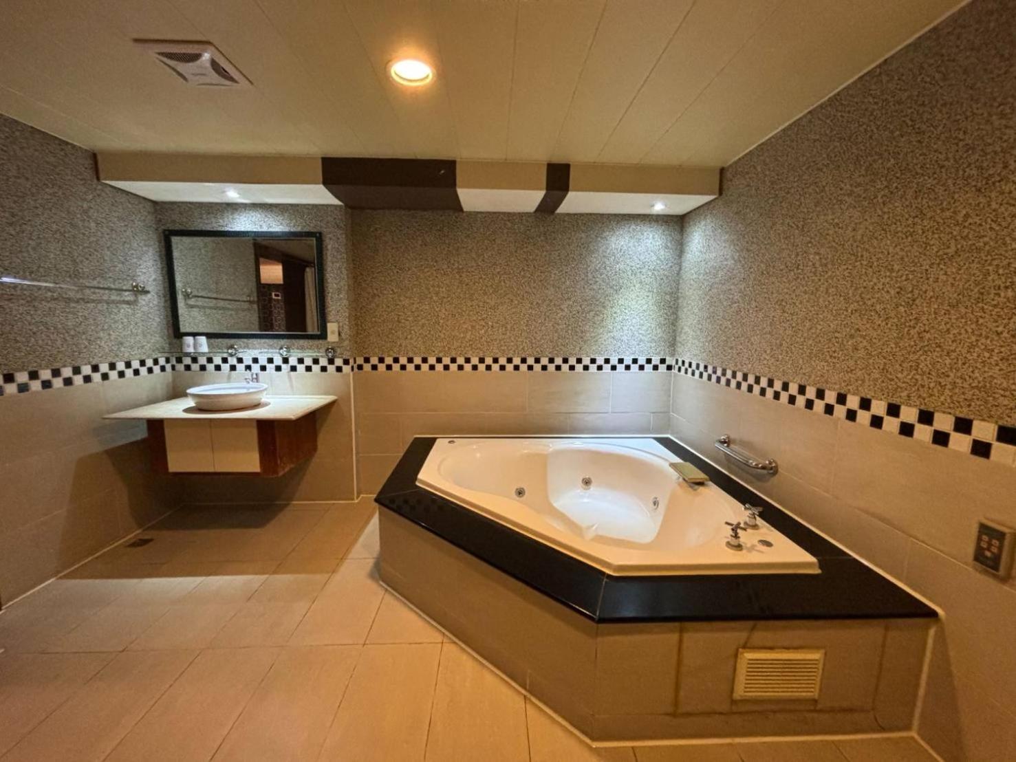Hua Xiang Motel - Da Chang