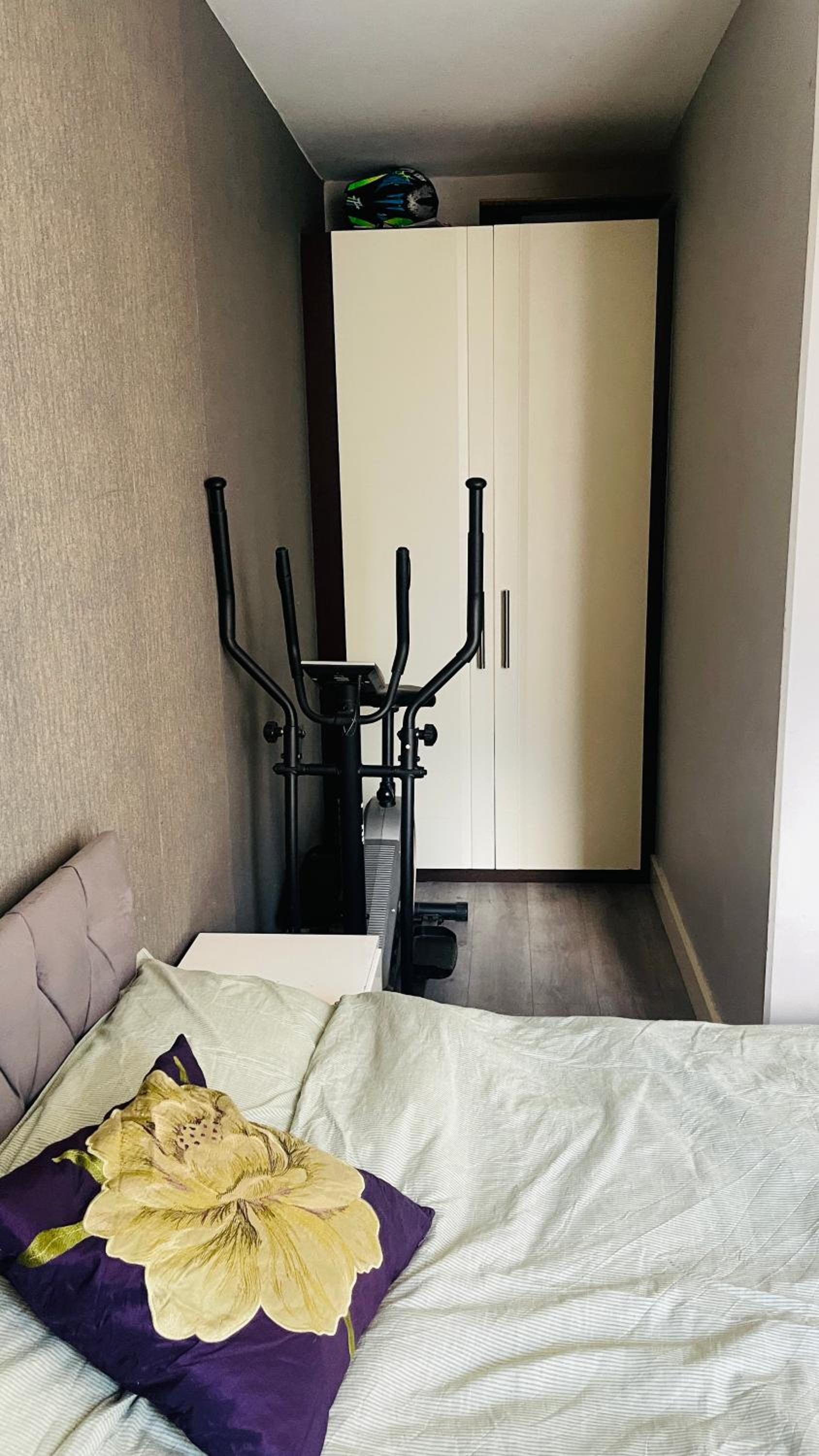 Entire Spacious 2 bedroom 2 bathroom apartment