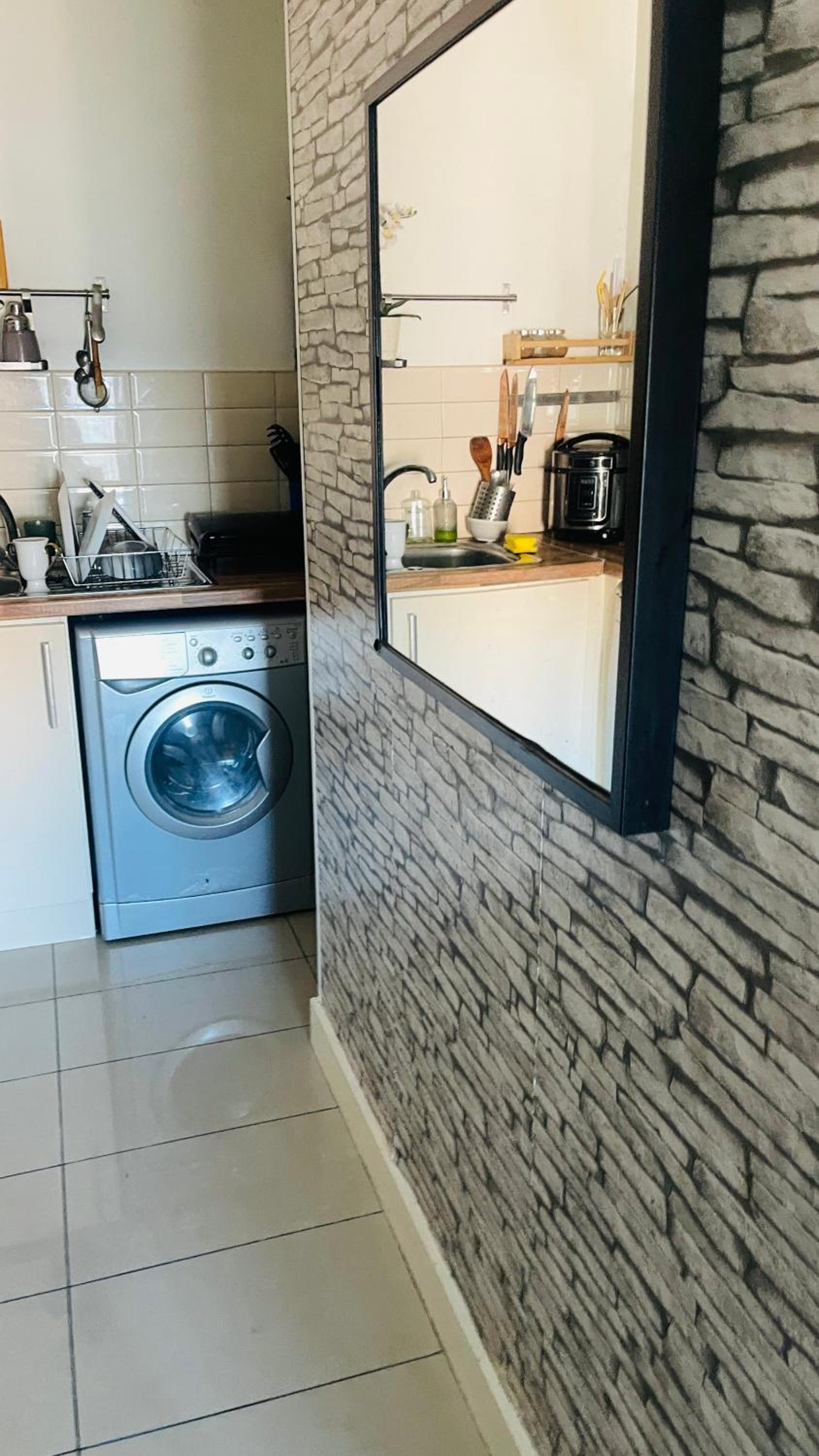 Entire Spacious 2 bedroom 2 bathroom apartment