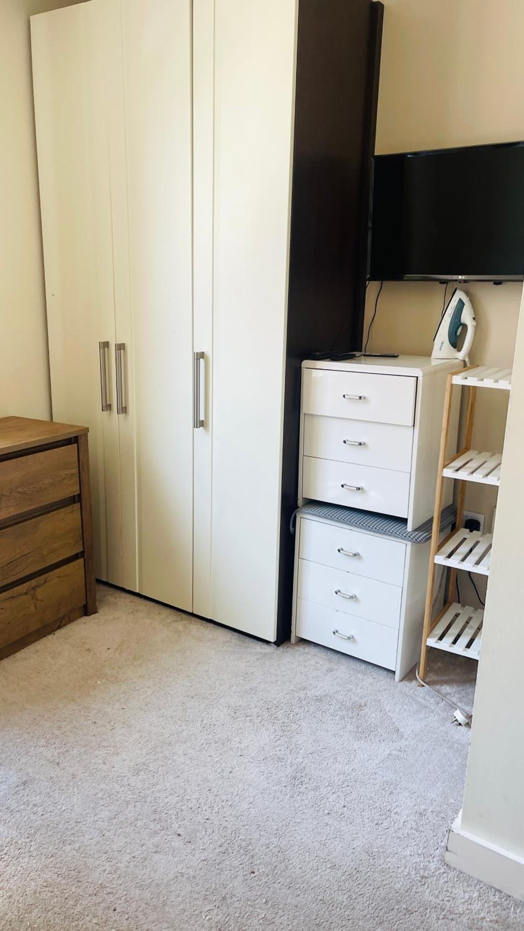 Entire Spacious 2 bedroom 2 bathroom apartment