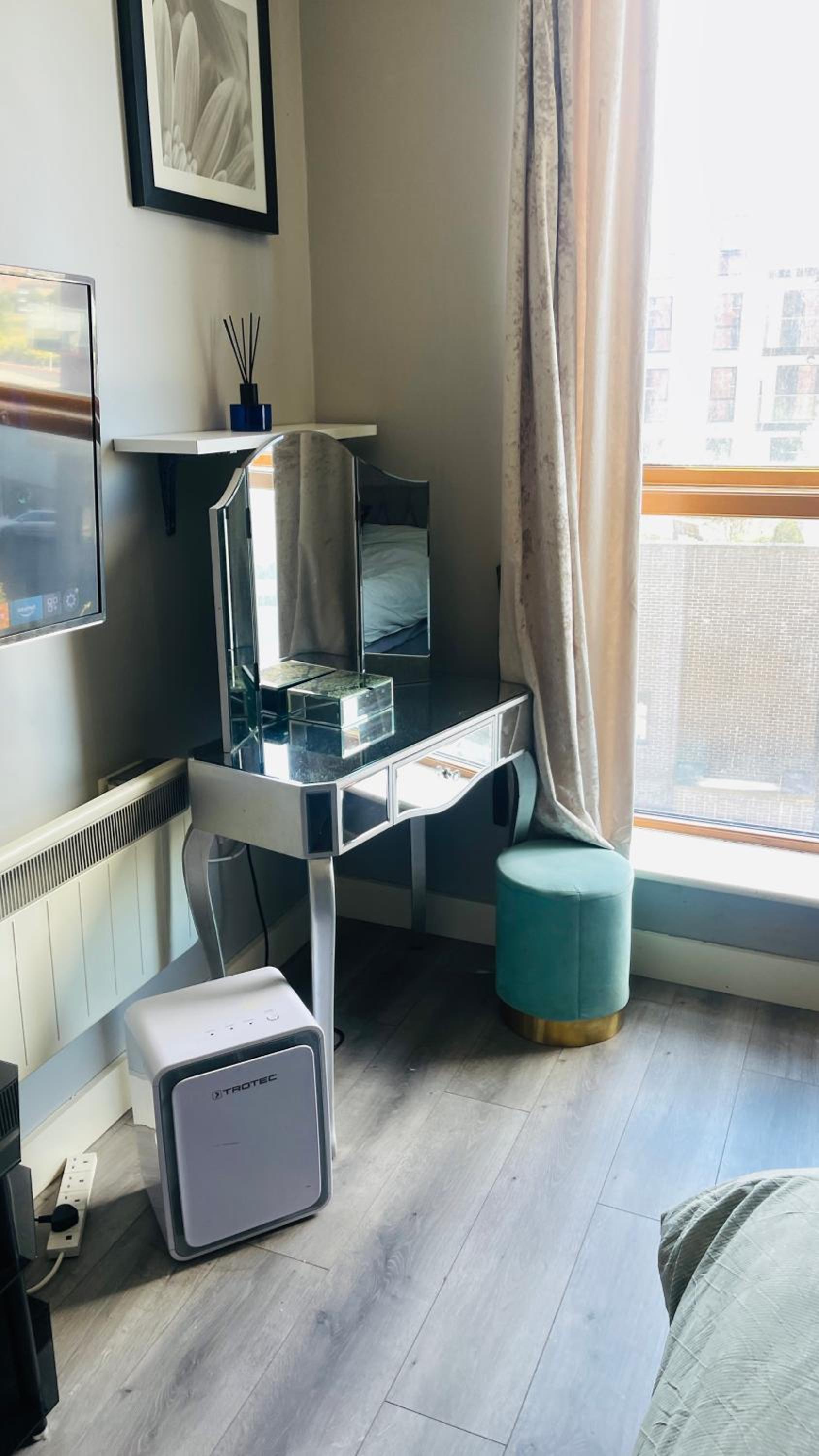 Entire Spacious 2 bedroom 2 bathroom apartment