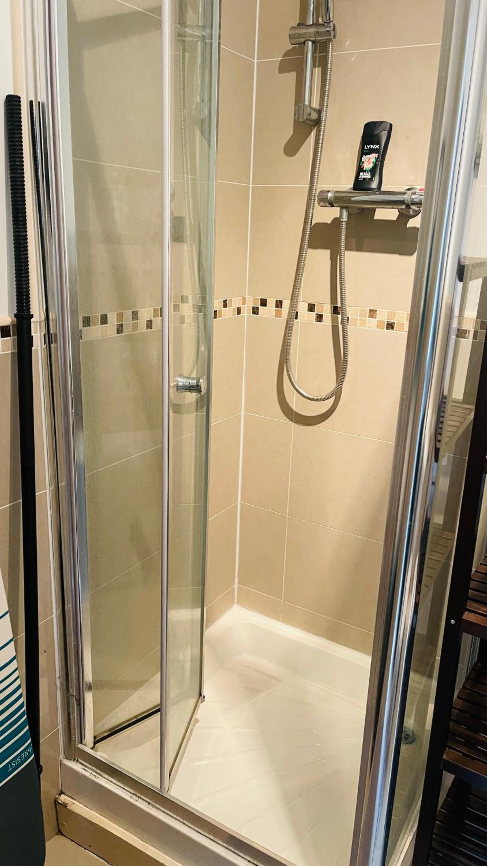 Entire Spacious 2 bedroom 2 bathroom apartment