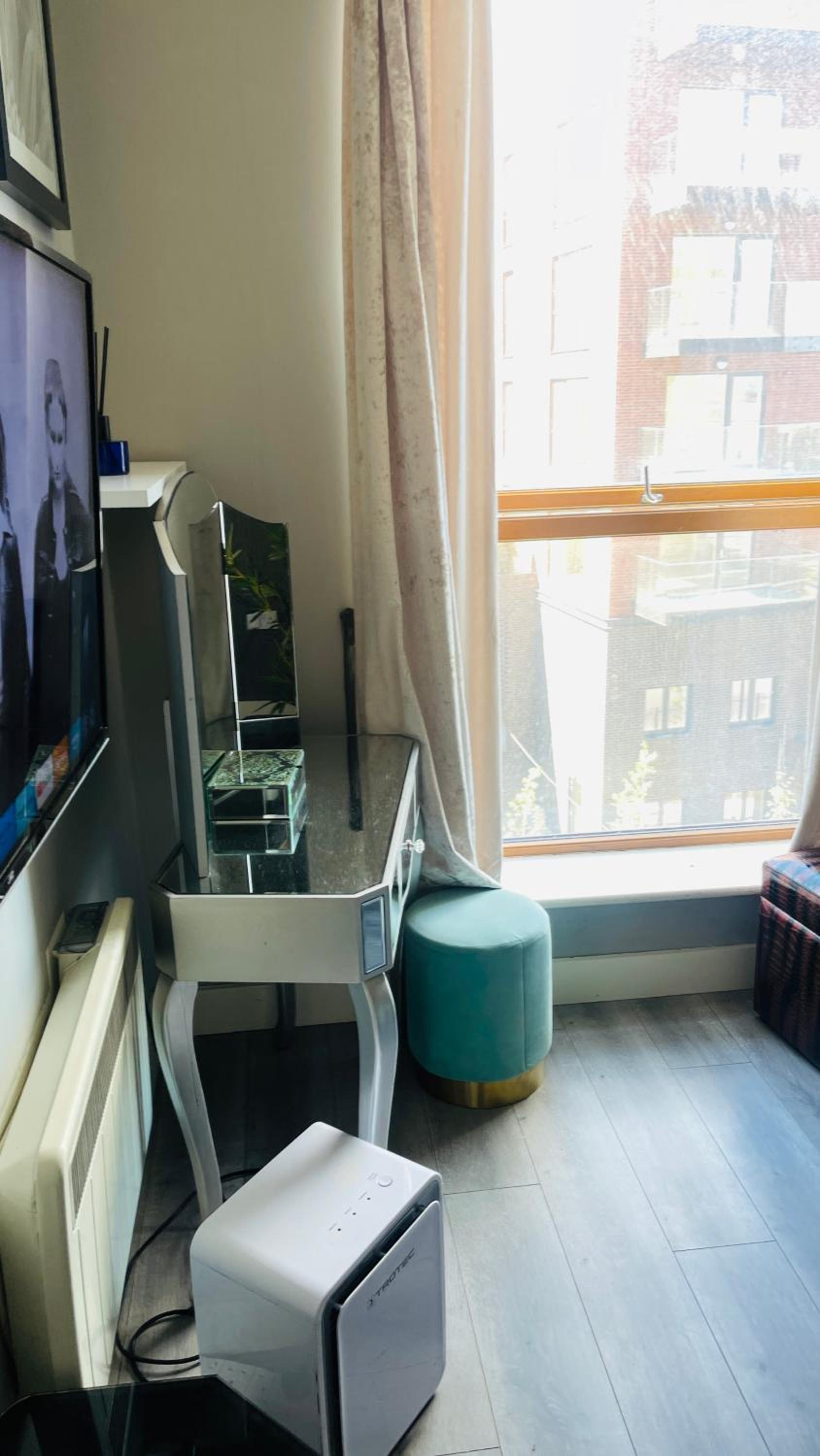Entire Spacious 2 bedroom 2 bathroom apartment