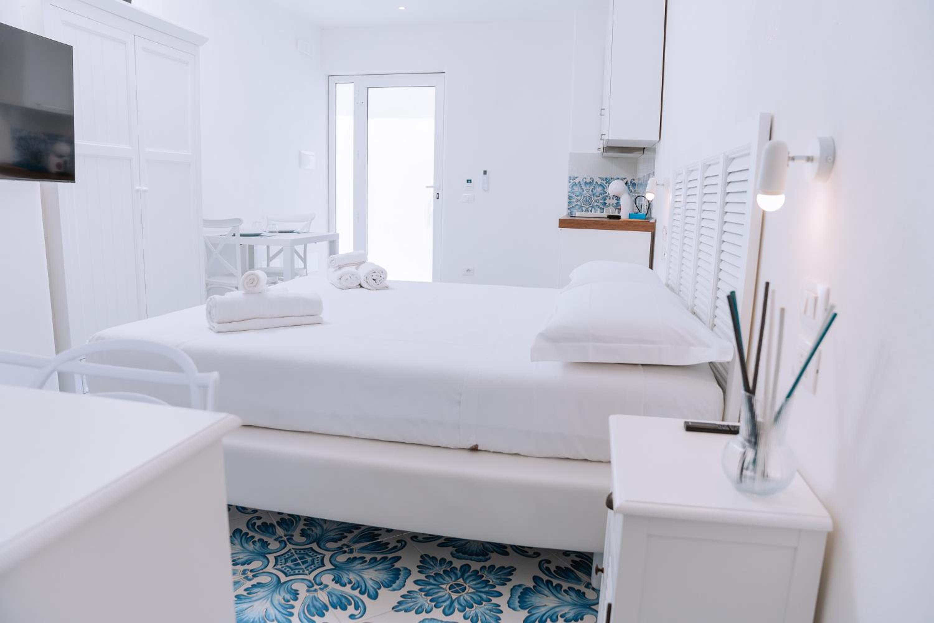 Omare Apartments
