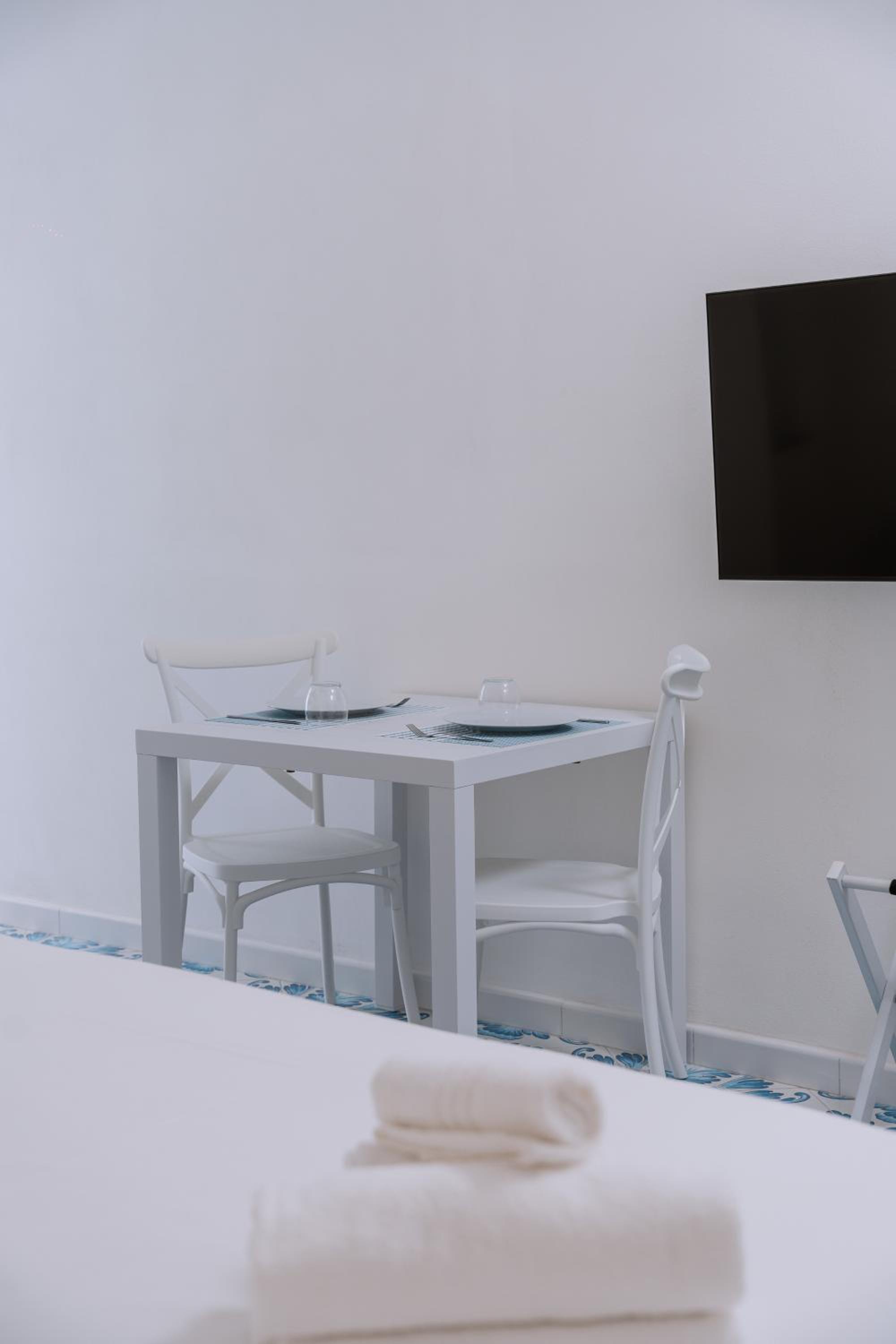 Omare Apartments