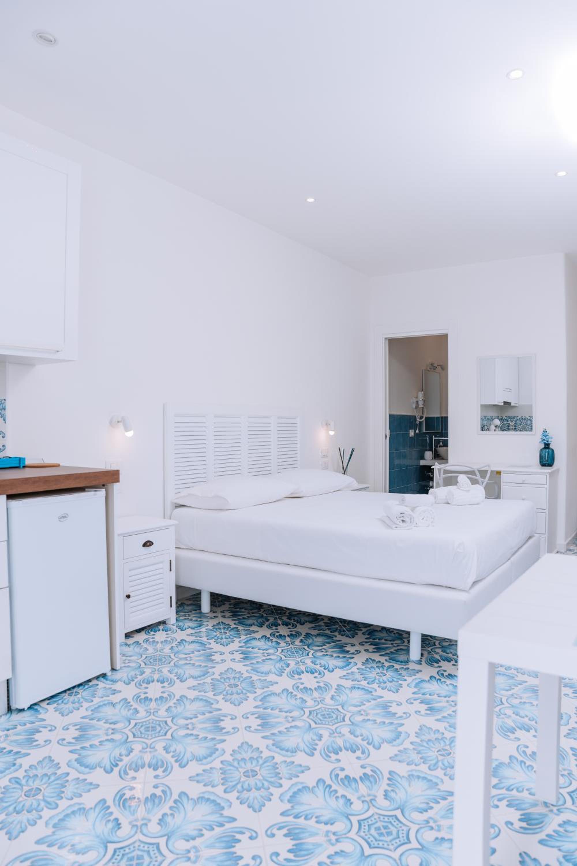 Omare Apartments