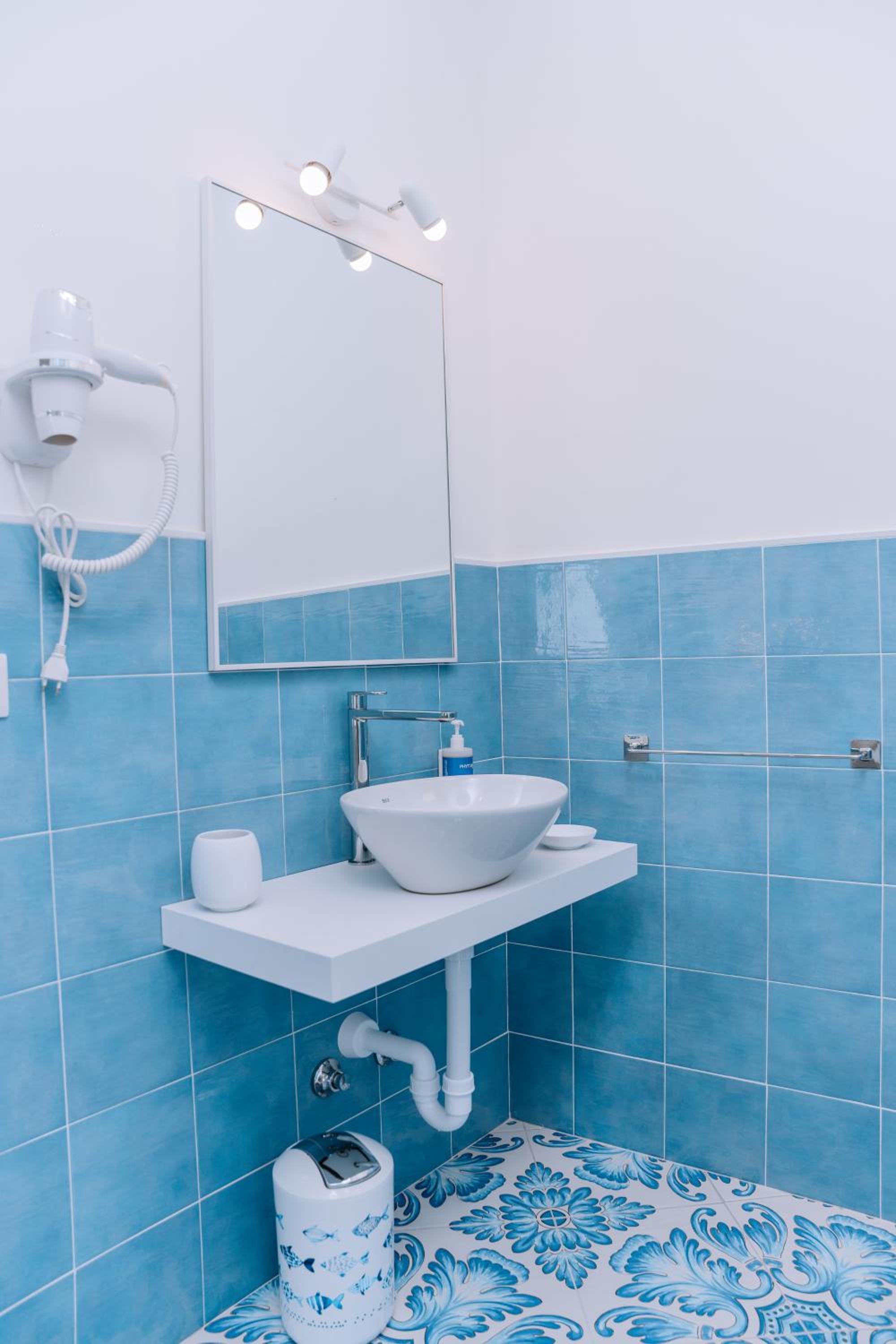 Omare Apartments