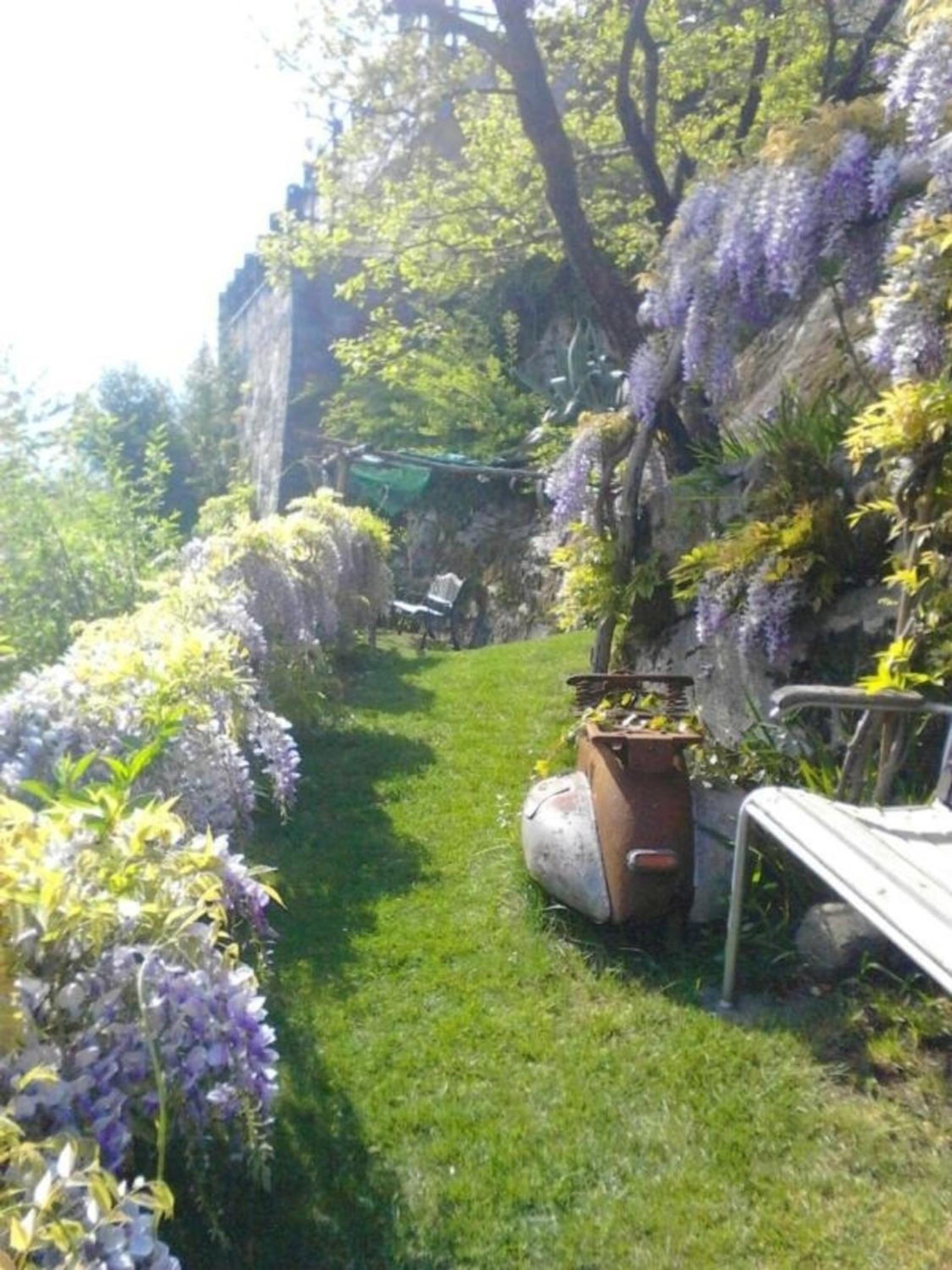 Casa Laura, Brione sopra Minusio