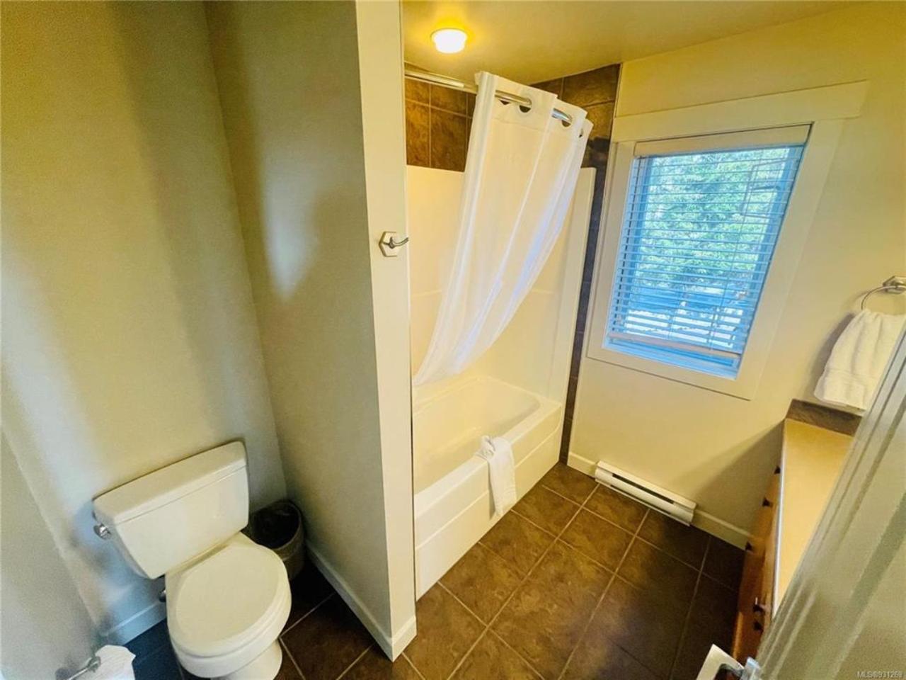 Sooke Vacations - Sheringham Townhouse - Sooke - Property Image 11