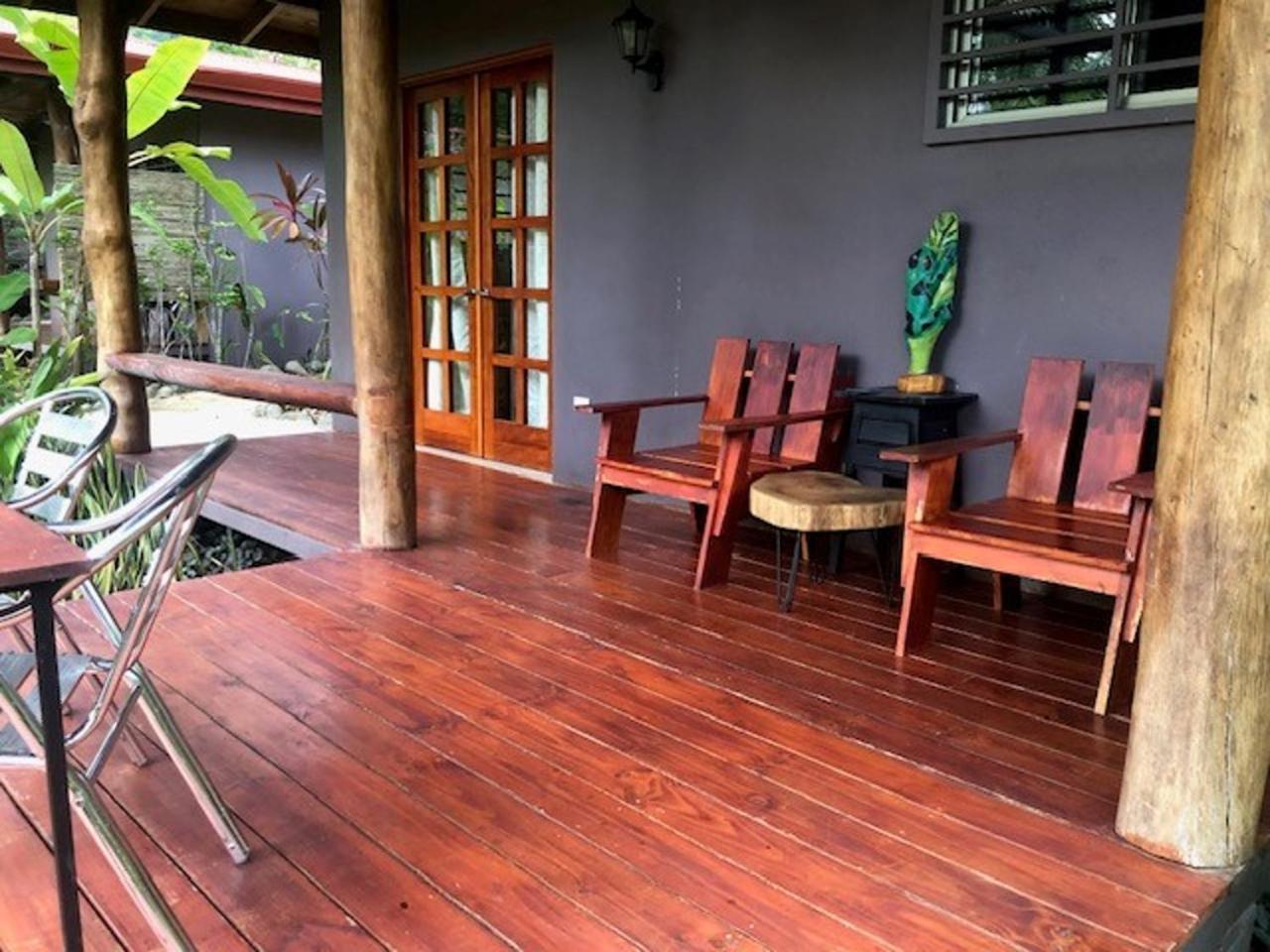 La Rana Deluxe Villa - Riverfront With A Pool