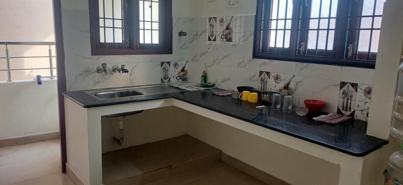 Furnished Apartment for Weekly, Monthly Near Rela Hospital Chennai view 3