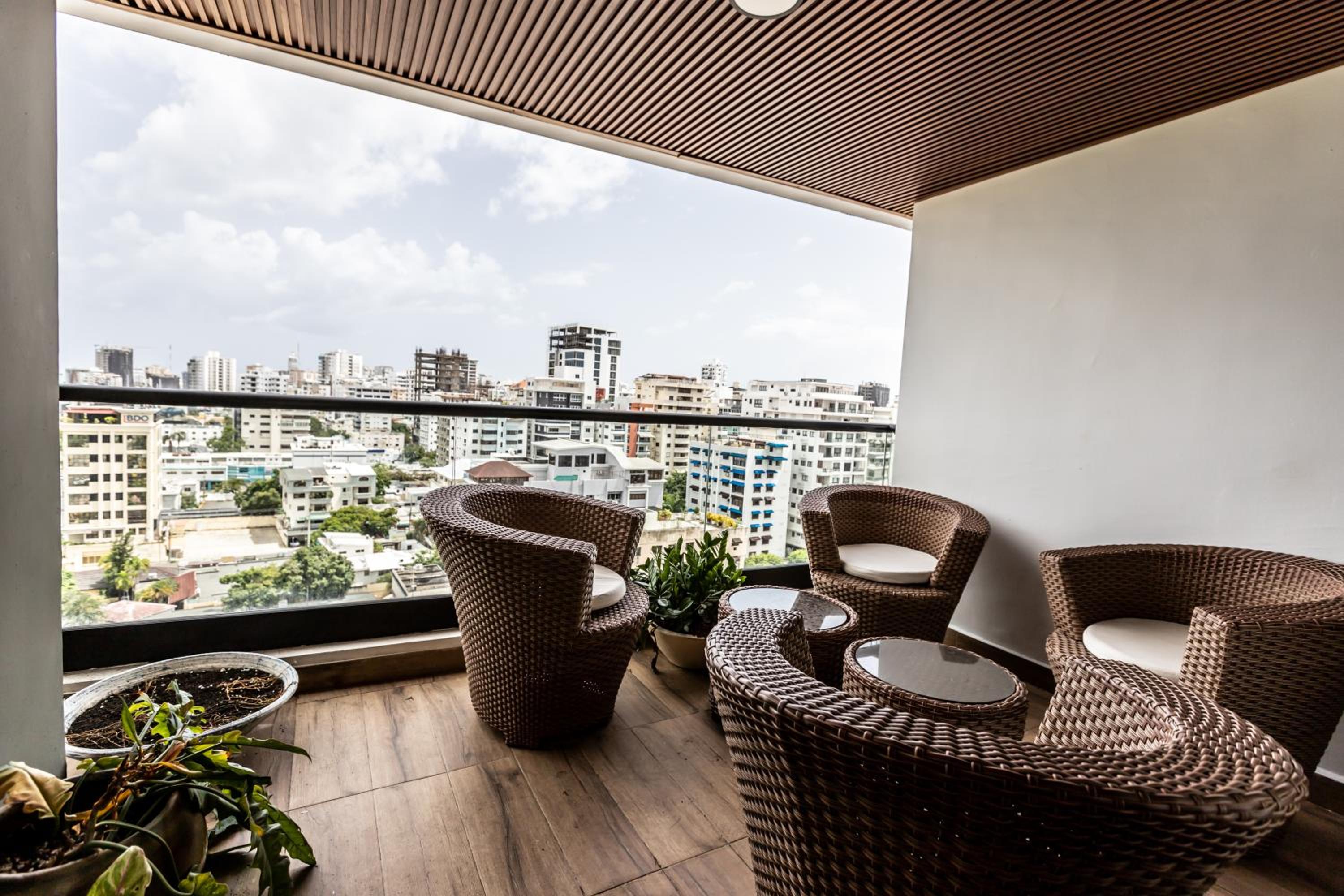 Modern Panoramic View Naco Fast Wifi