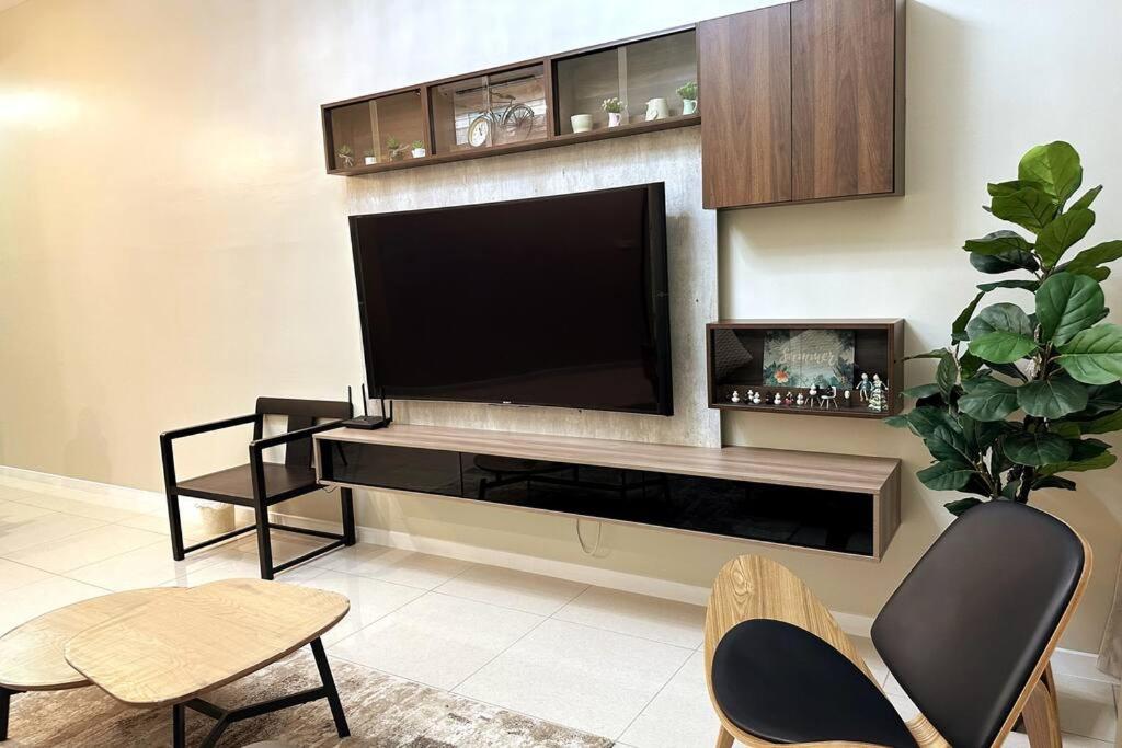 Paradigm Residence -High Floor above Paradigm Mall