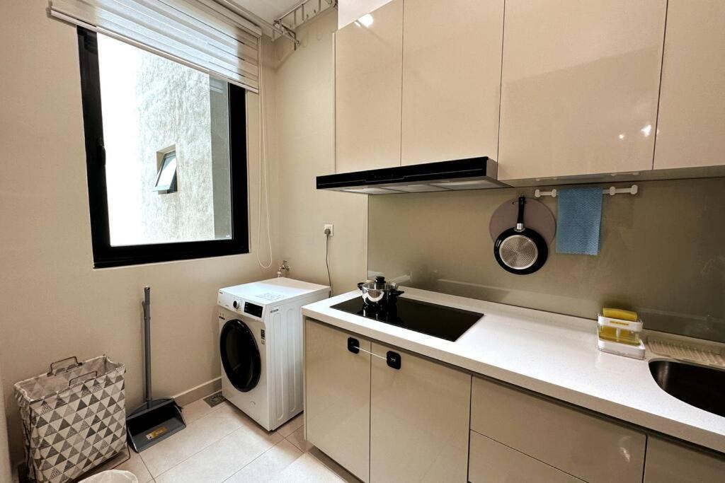 Paradigm Residence -High Floor above Paradigm Mall