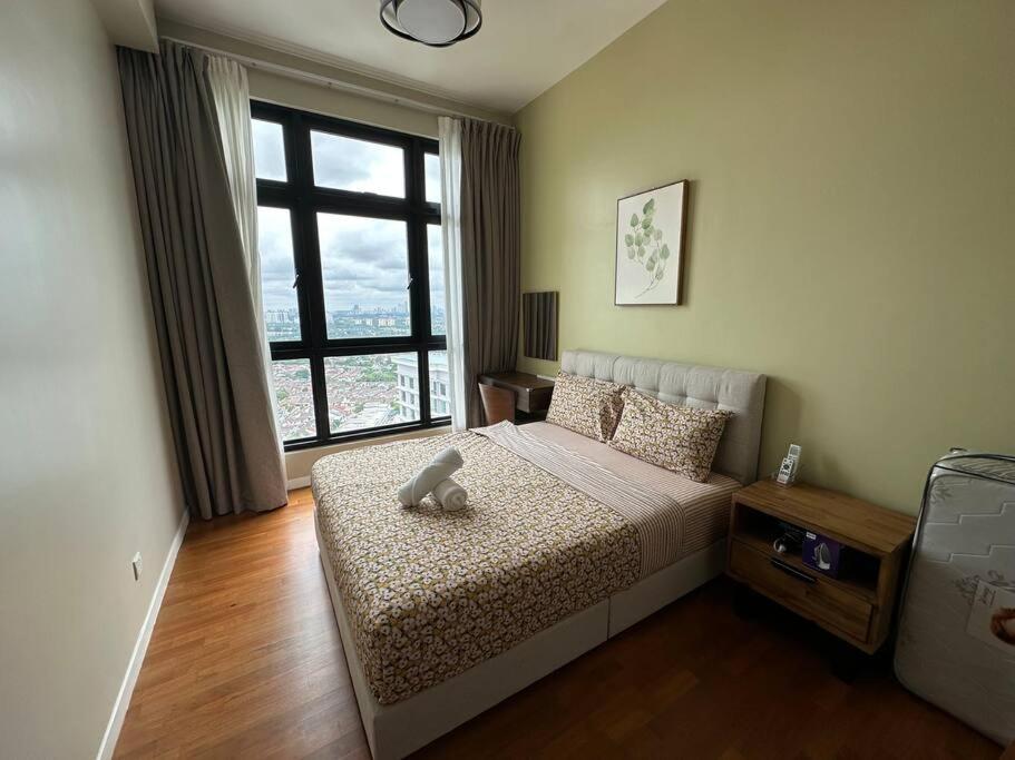 Paradigm Residence -High Floor above Paradigm Mall