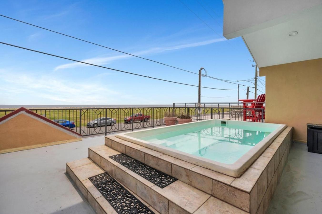 Lakefront townhouse w balconies & pool view 5