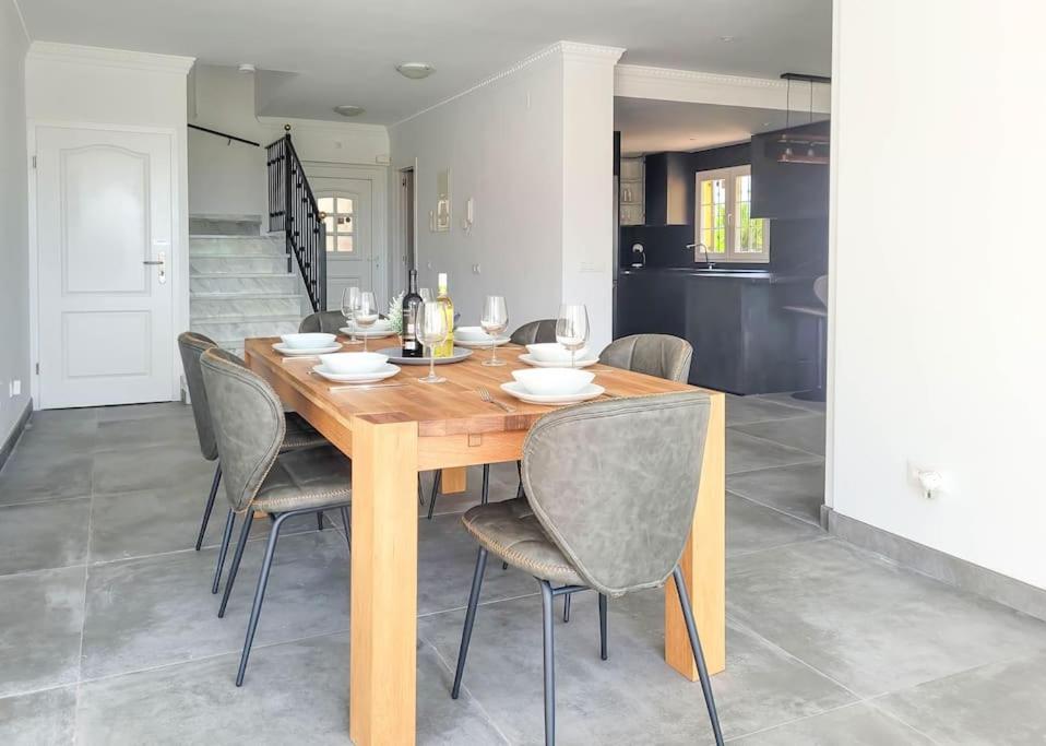Villa Vencejo - 3 bed villa - fully refurbished in Riviera Del Sol, Mijas