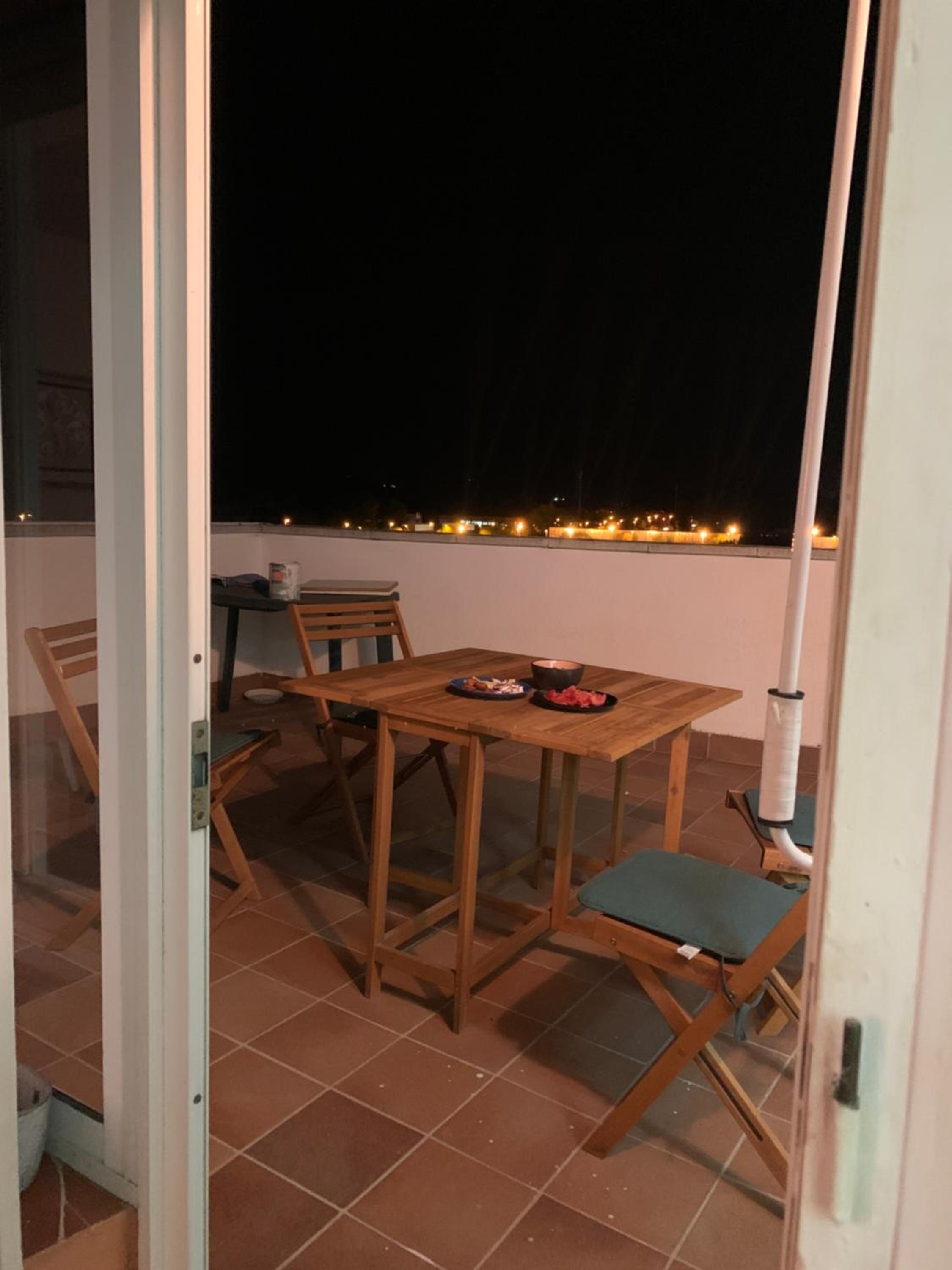 Amplio ático con terraza y vistas