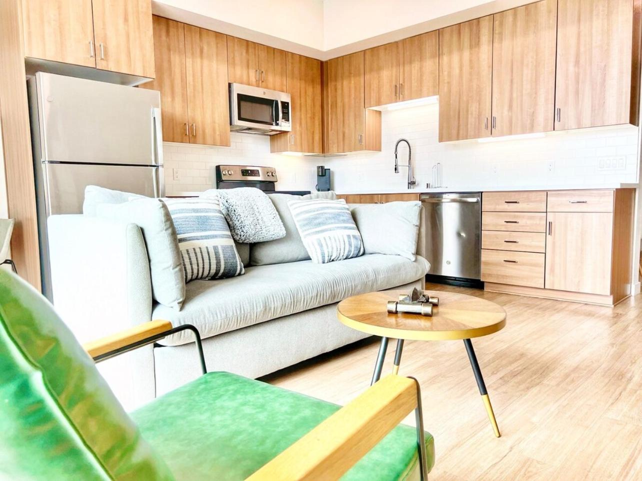 City View Apartment in Downtown!