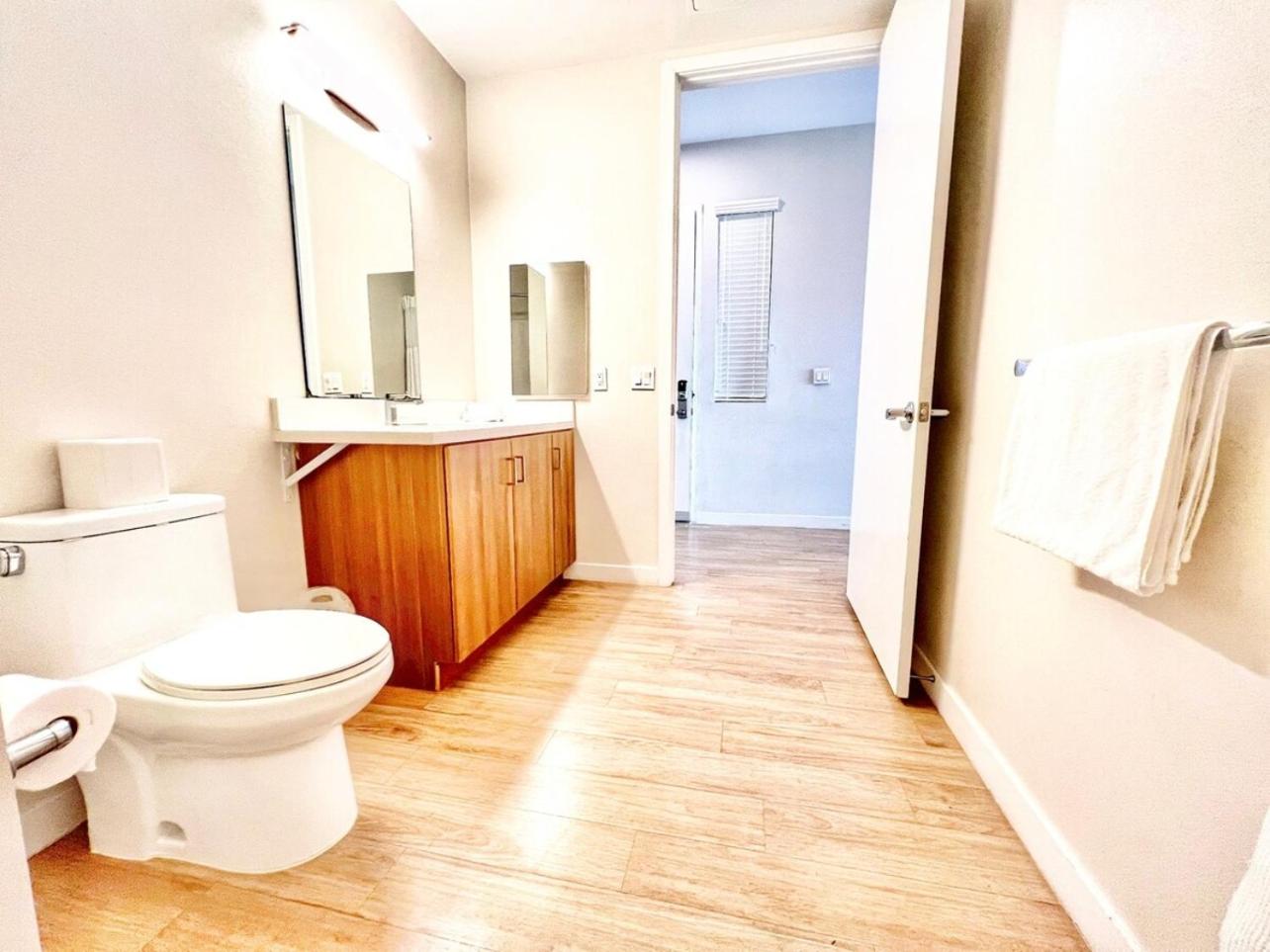 City View Apartment in Downtown!