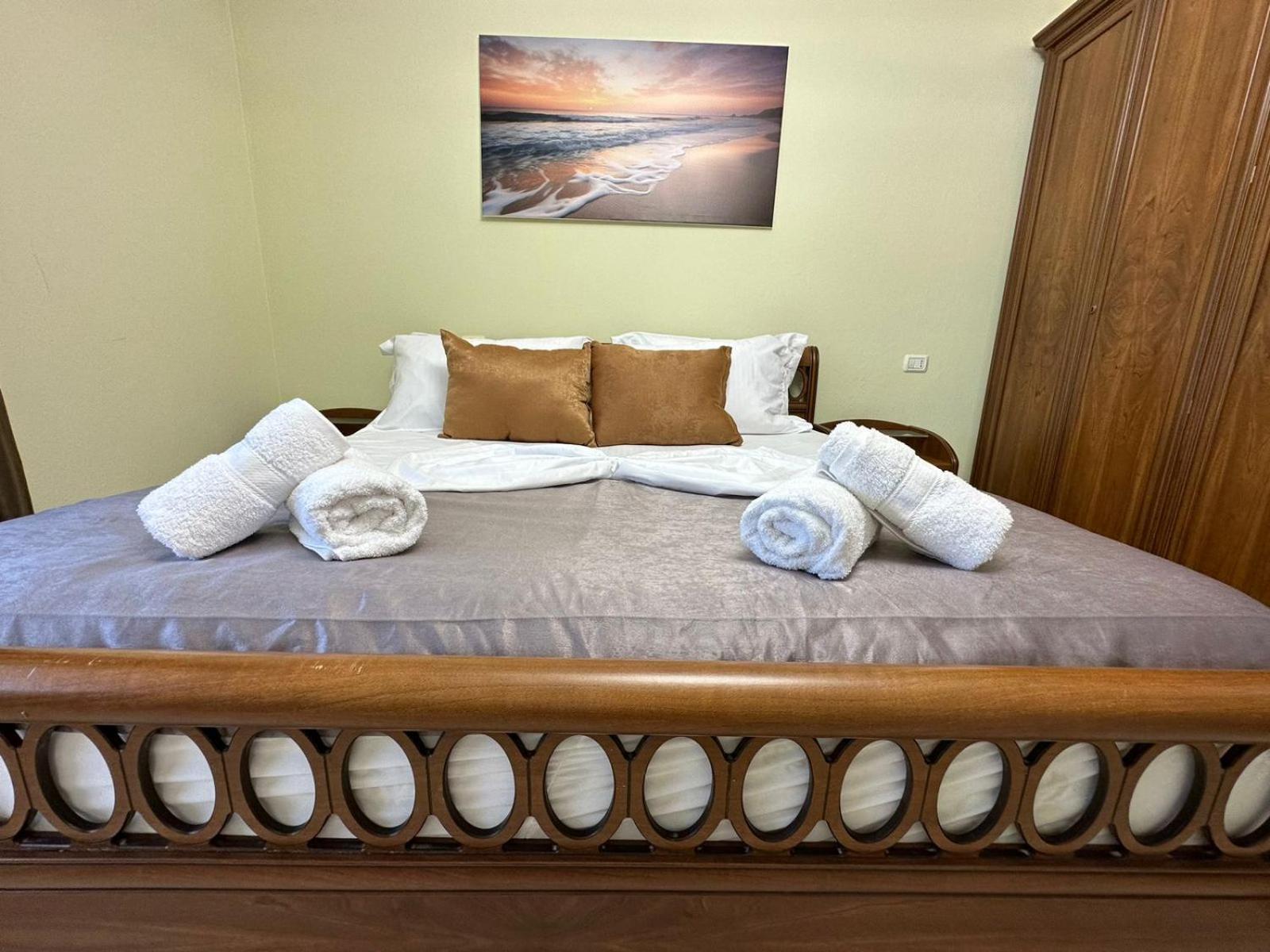 Illyria Apartments