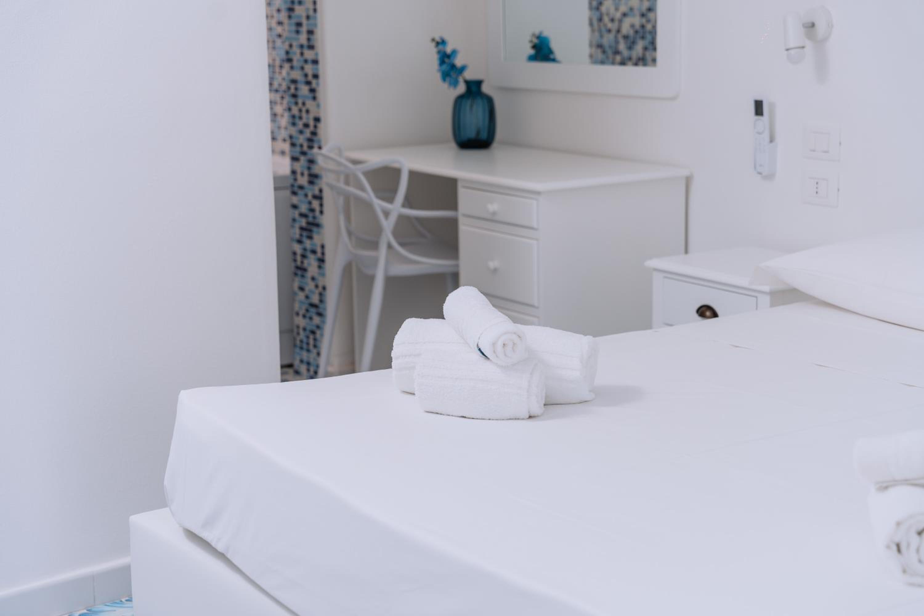 Omare Apartments