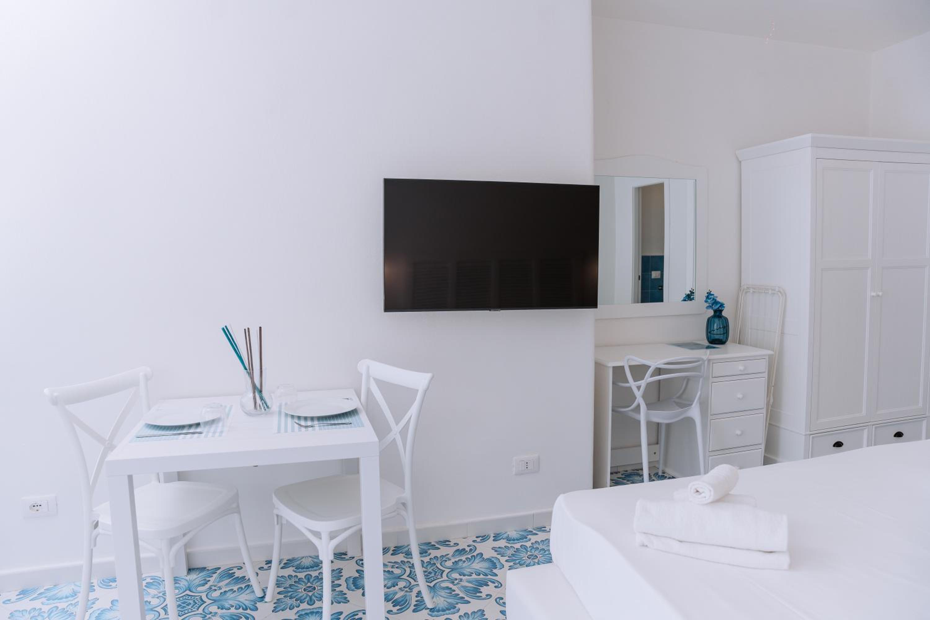 Omare Apartments